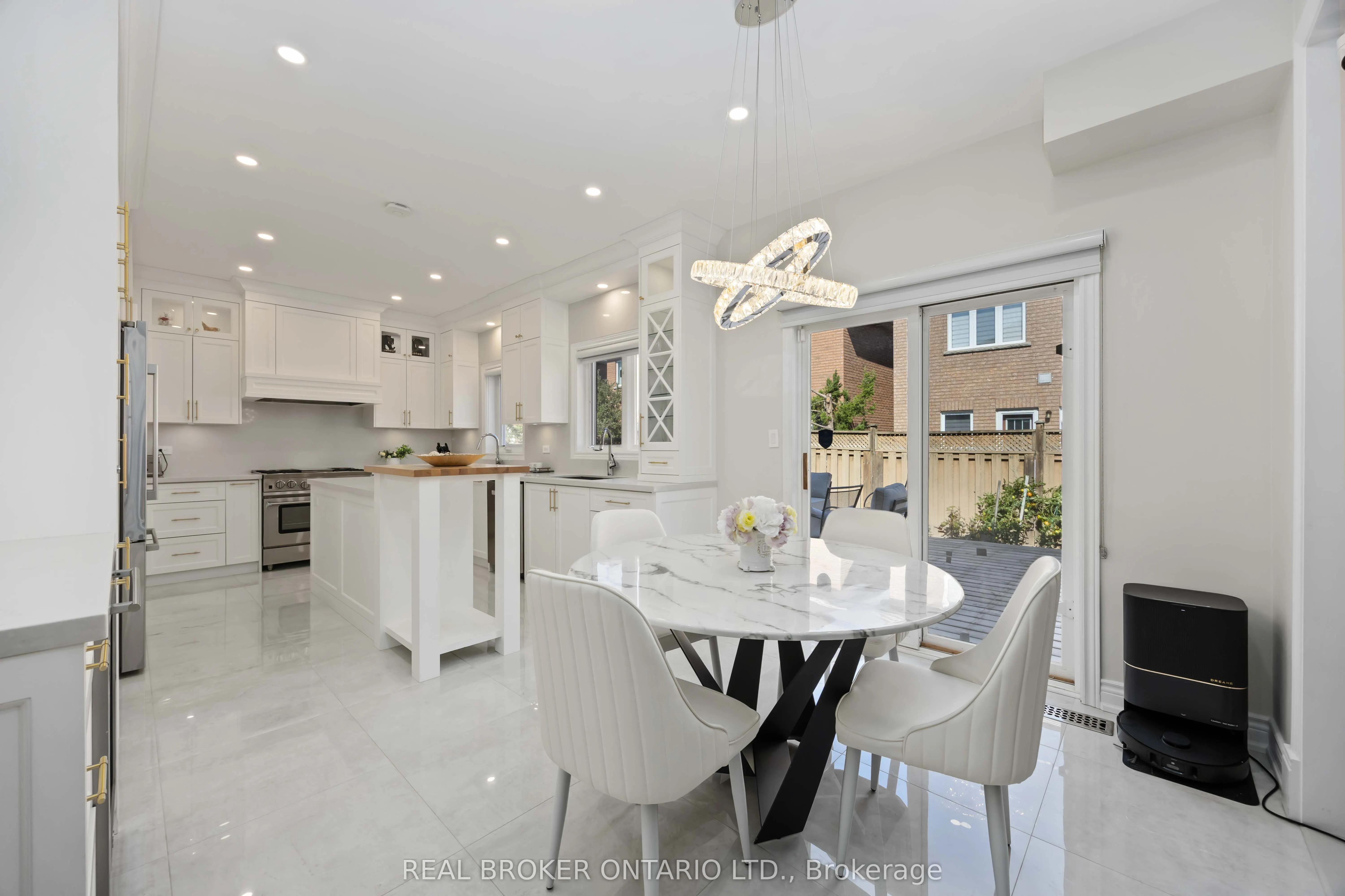 16 Yoho Avenue