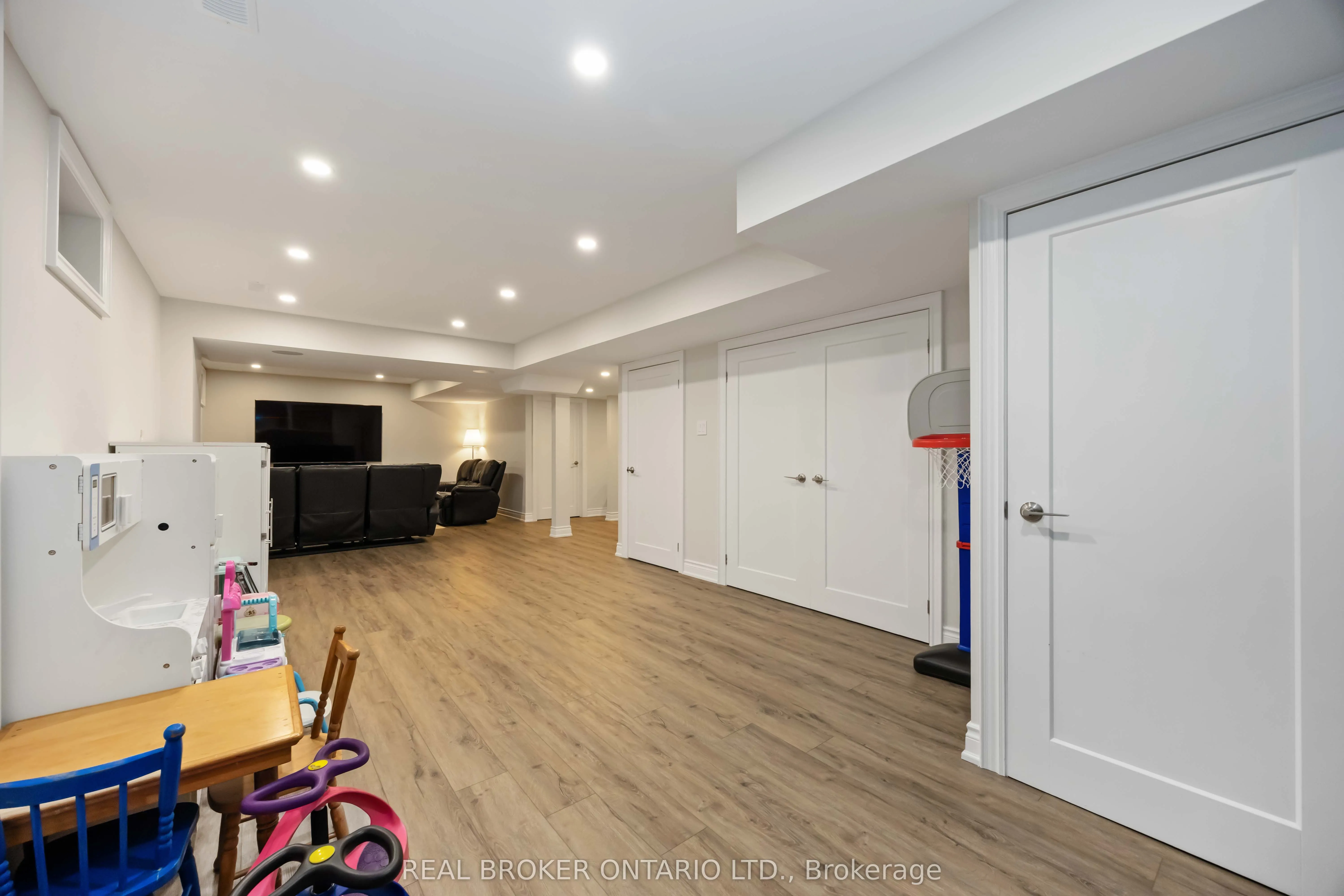 16 Yoho Avenue