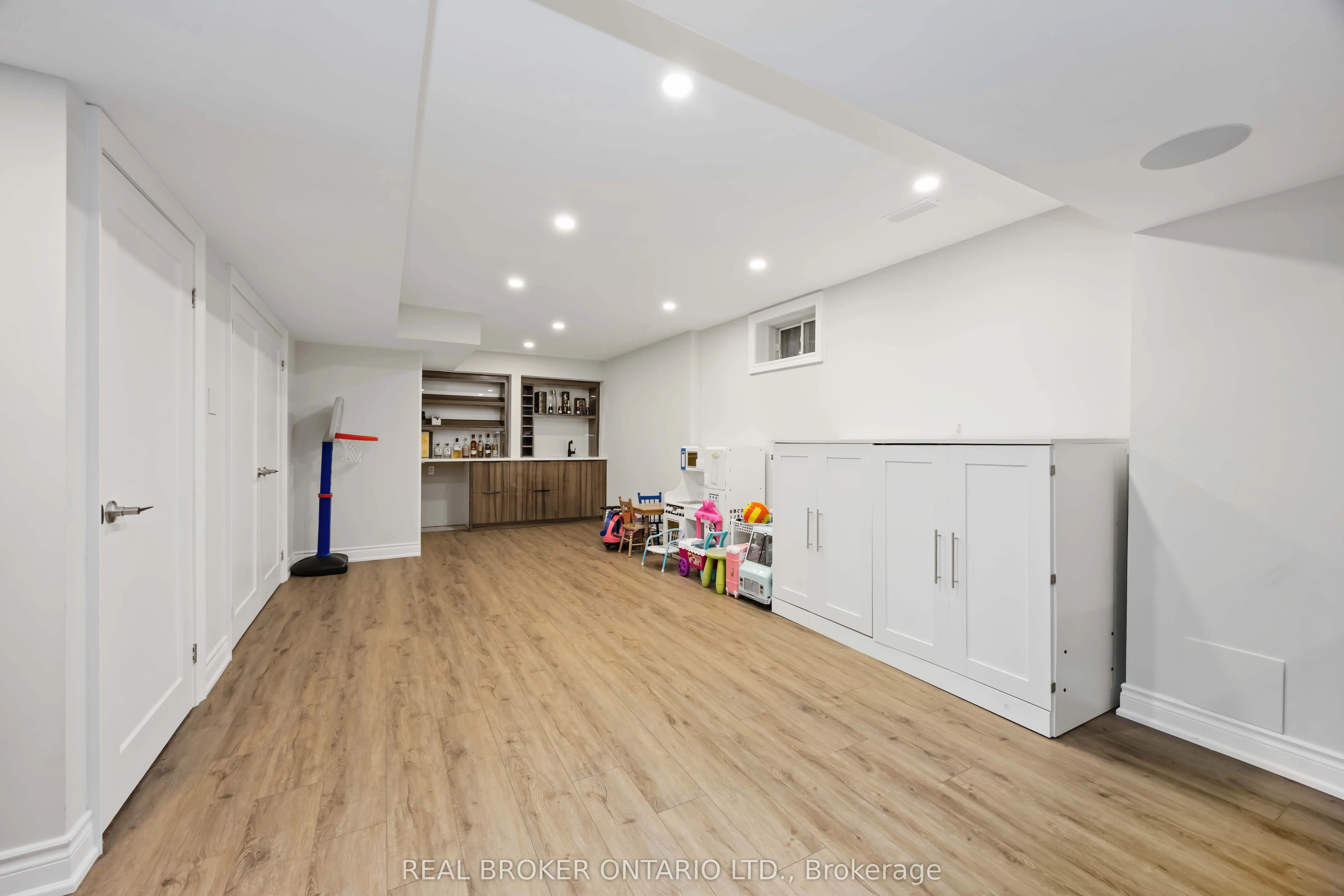 16 Yoho Avenue