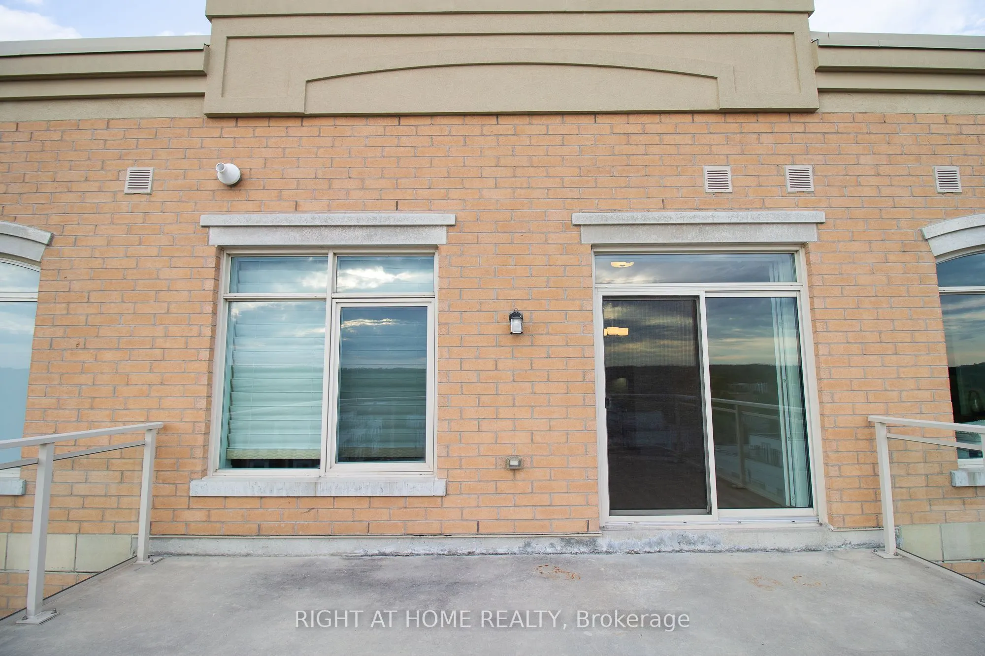 15277 Yonge Street, #704A