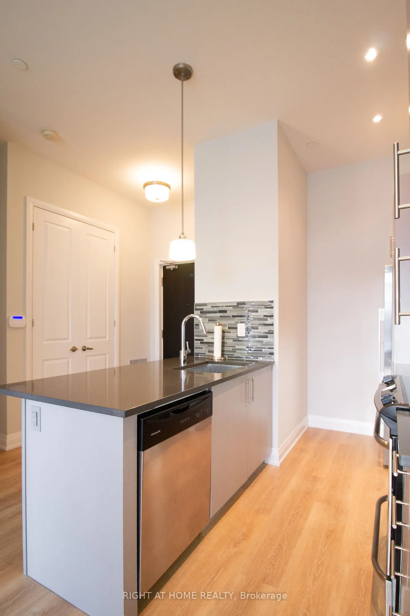 15277 Yonge Street, #704A
