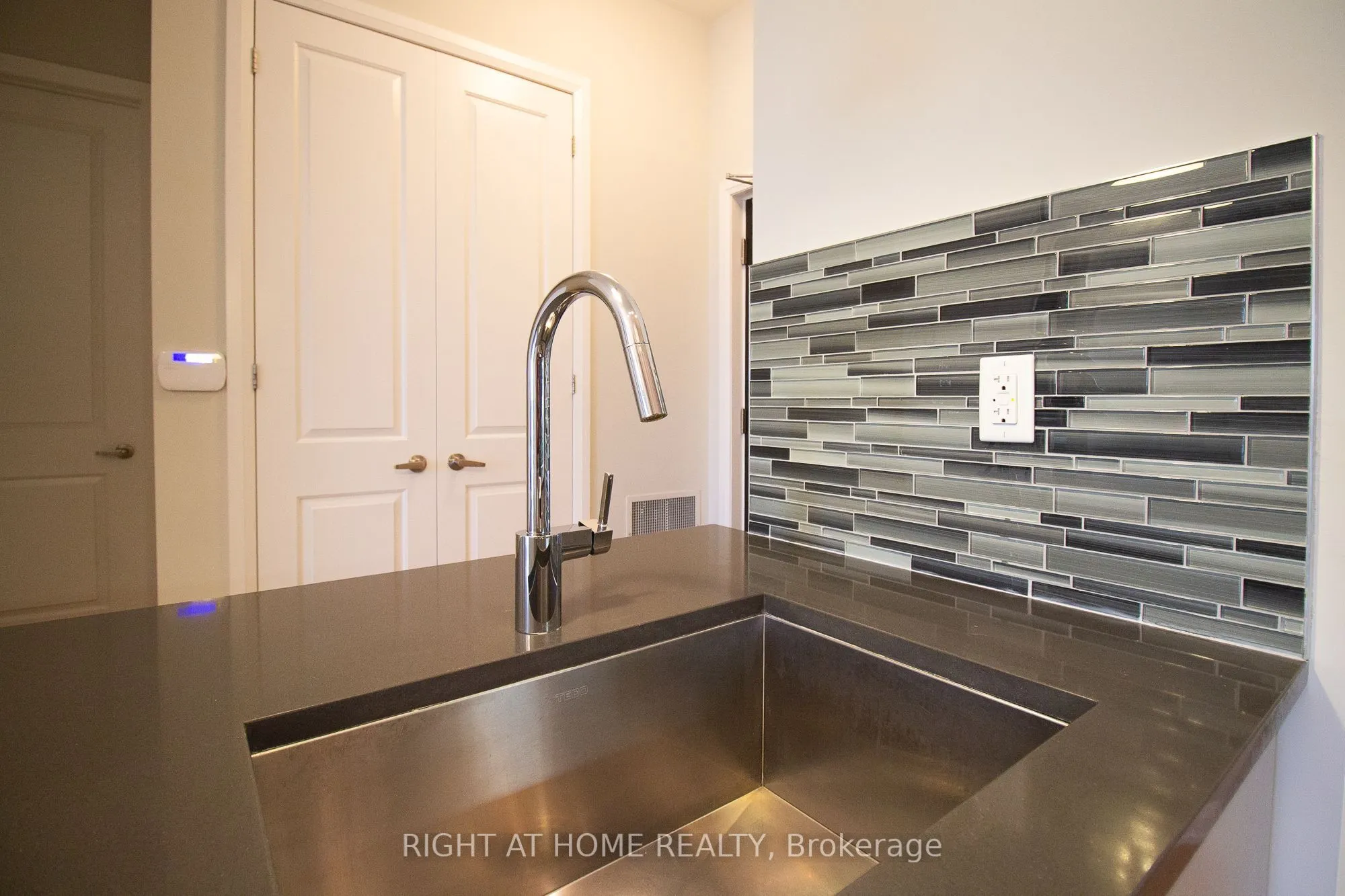 15277 Yonge Street, #704A