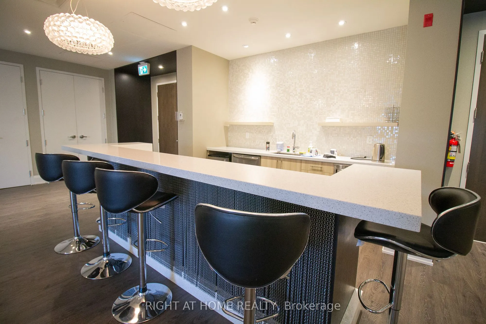15277 Yonge Street, #704A
