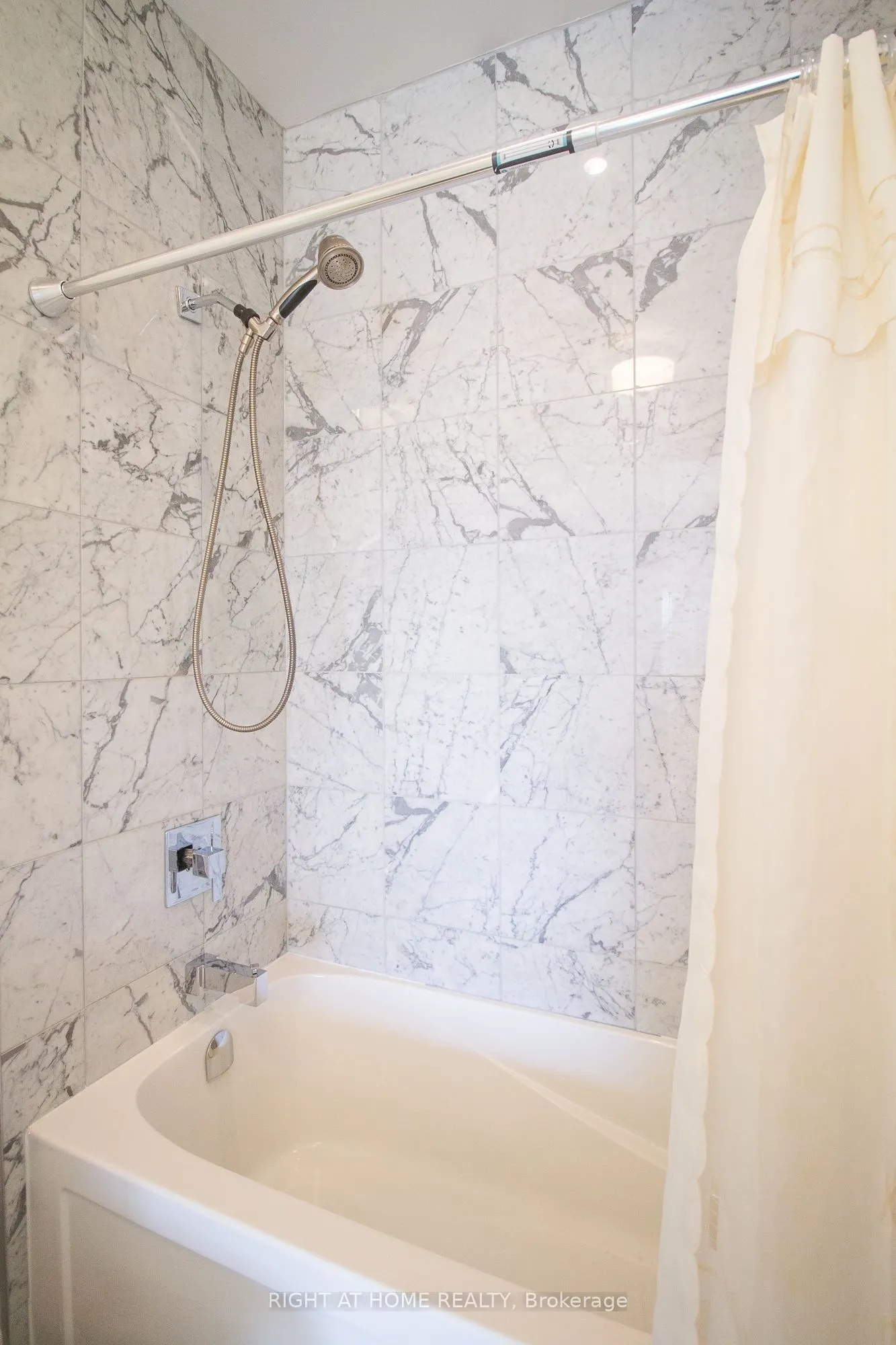 15277 Yonge Street, #704A