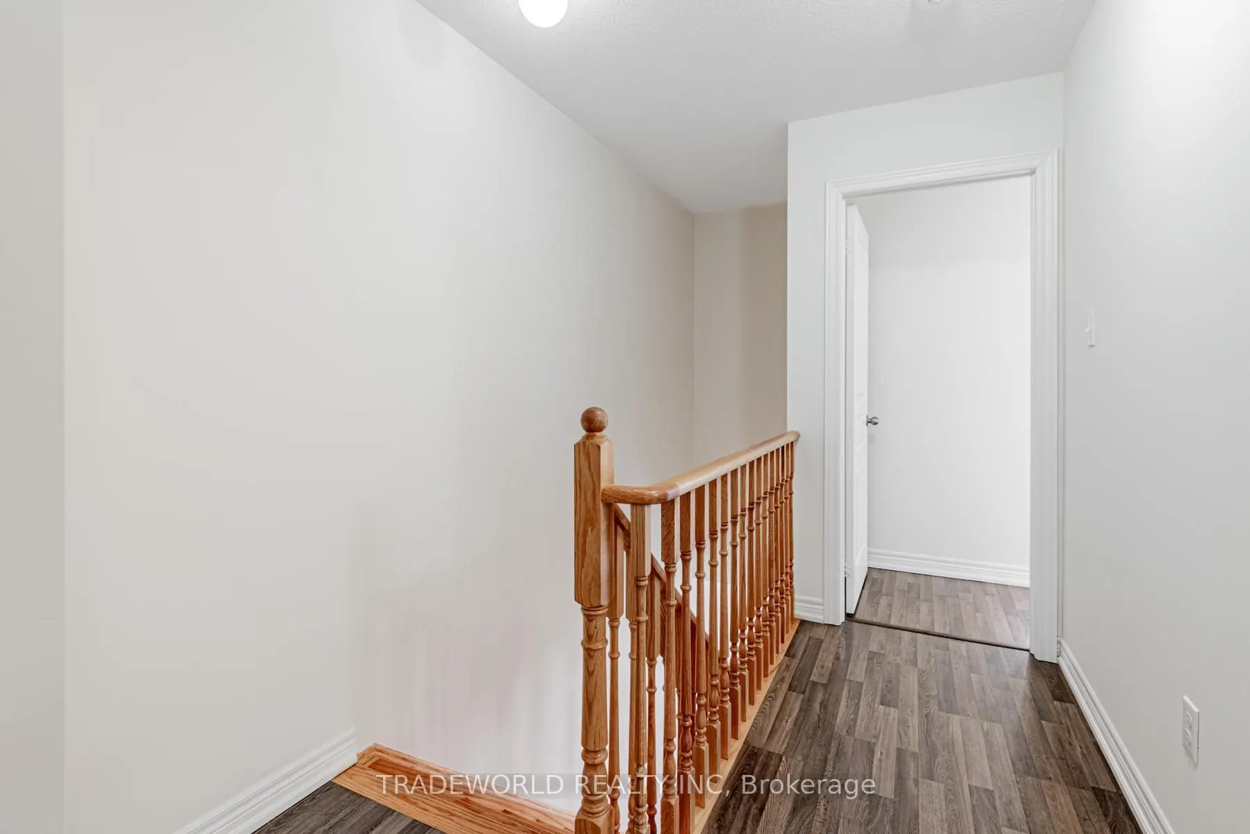 11 Roy Grove Way
