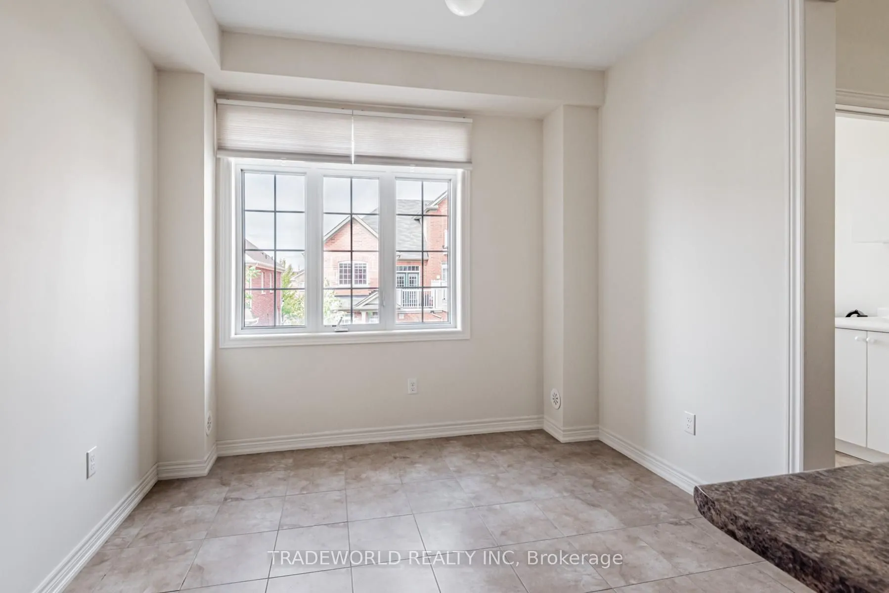 11 Roy Grove Way