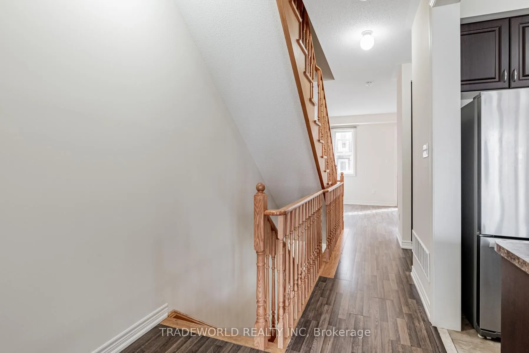 11 Roy Grove Way