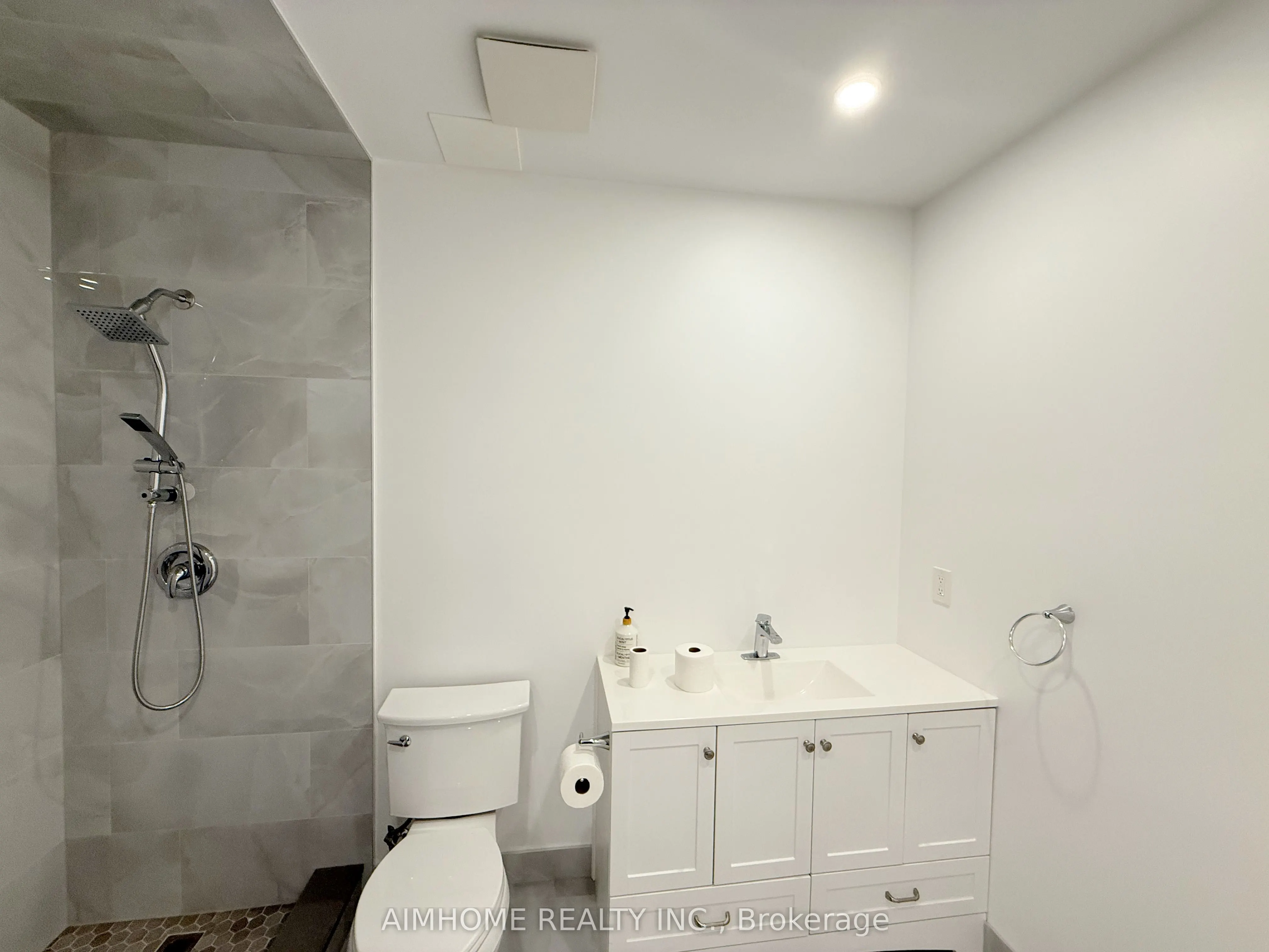 141 Maple Ridge Crescent