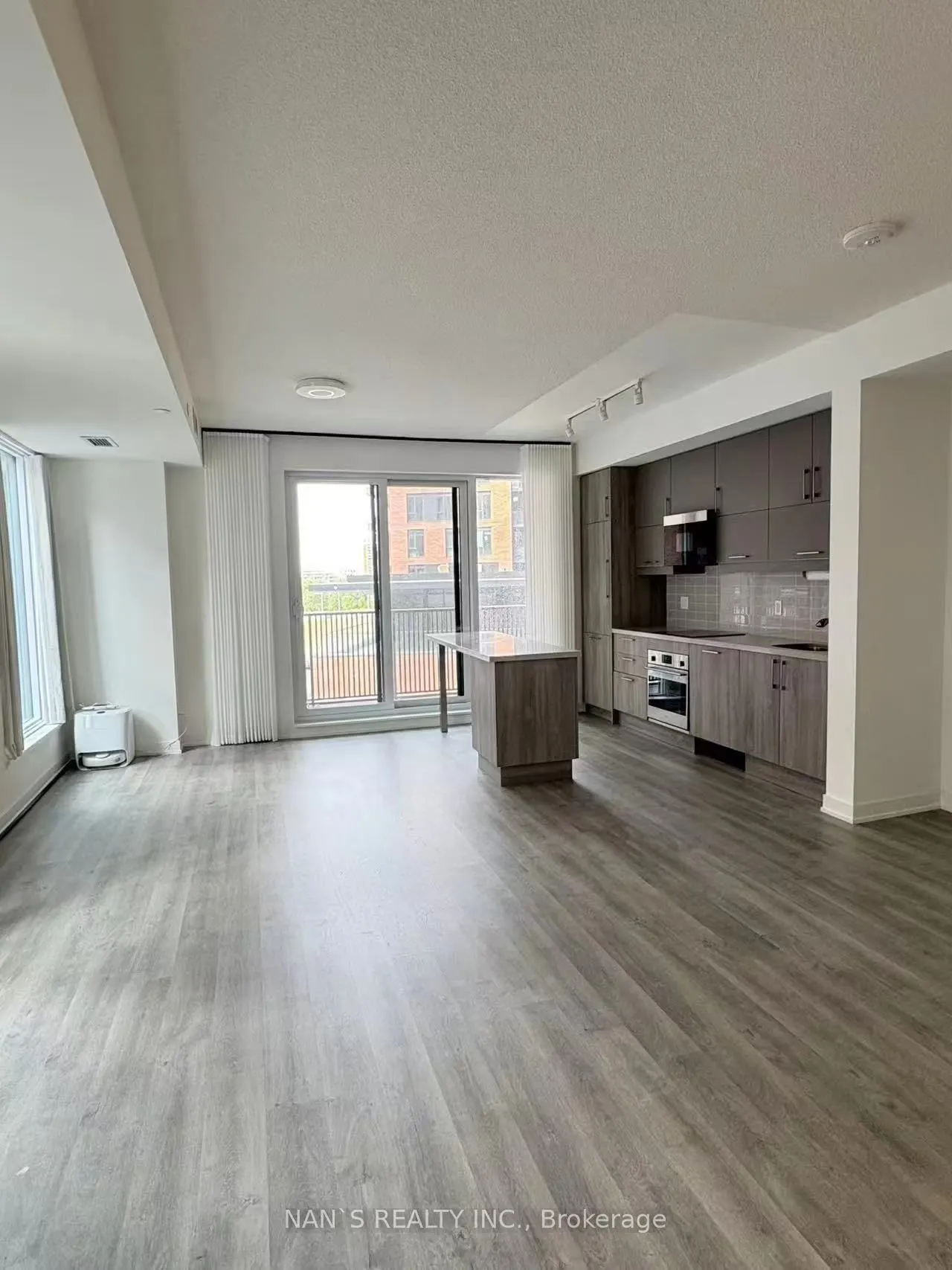 38 Simcoe Promenade Circle, #C418