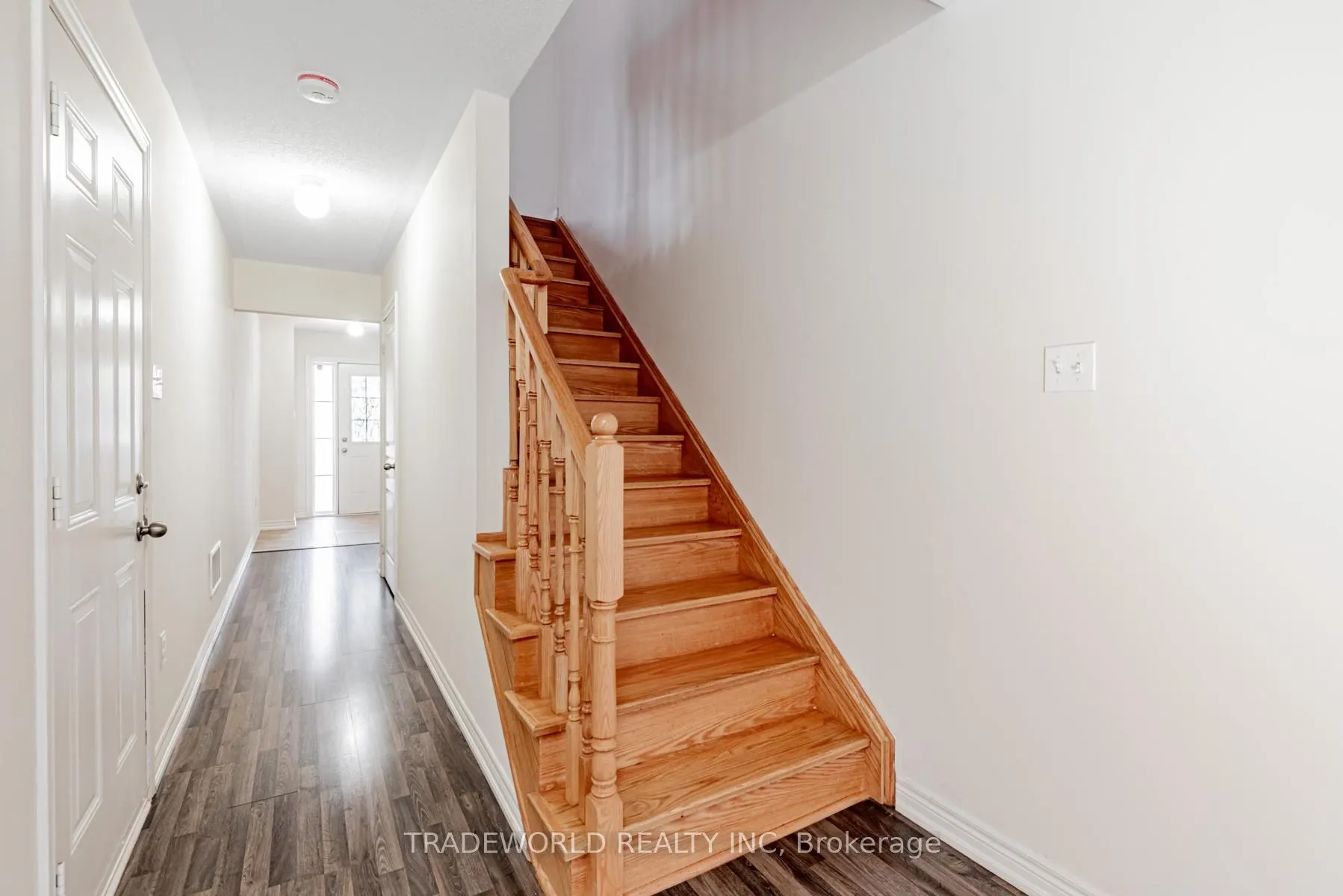 11 Roy Grove Way