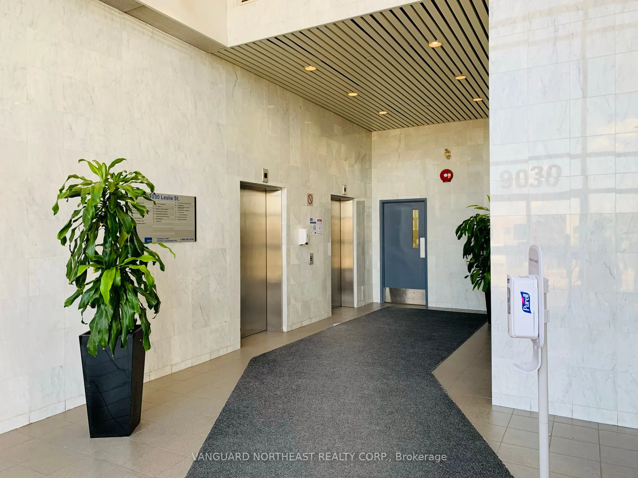 9030 Leslie Street, #206