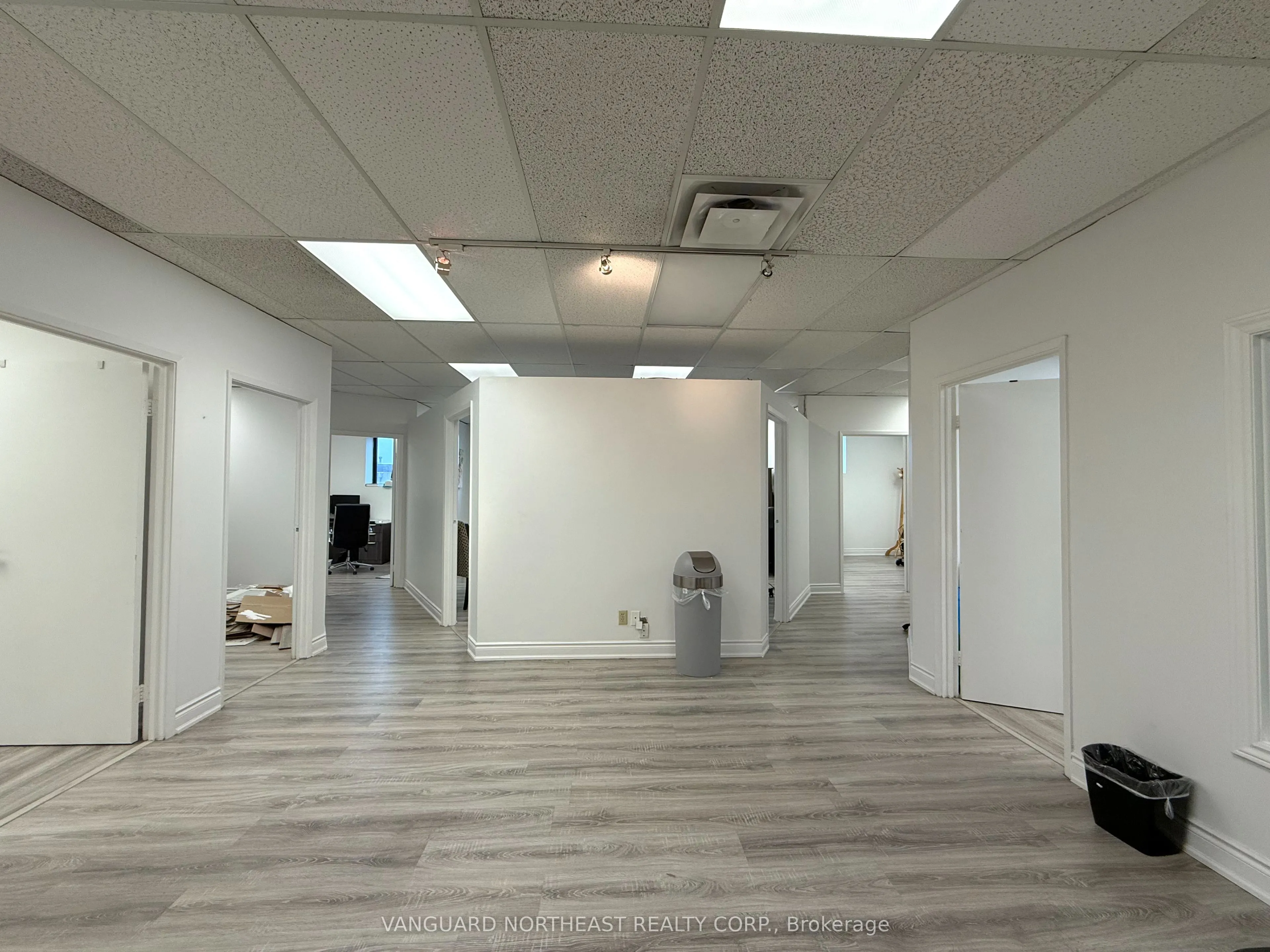 9030 Leslie Street, #206