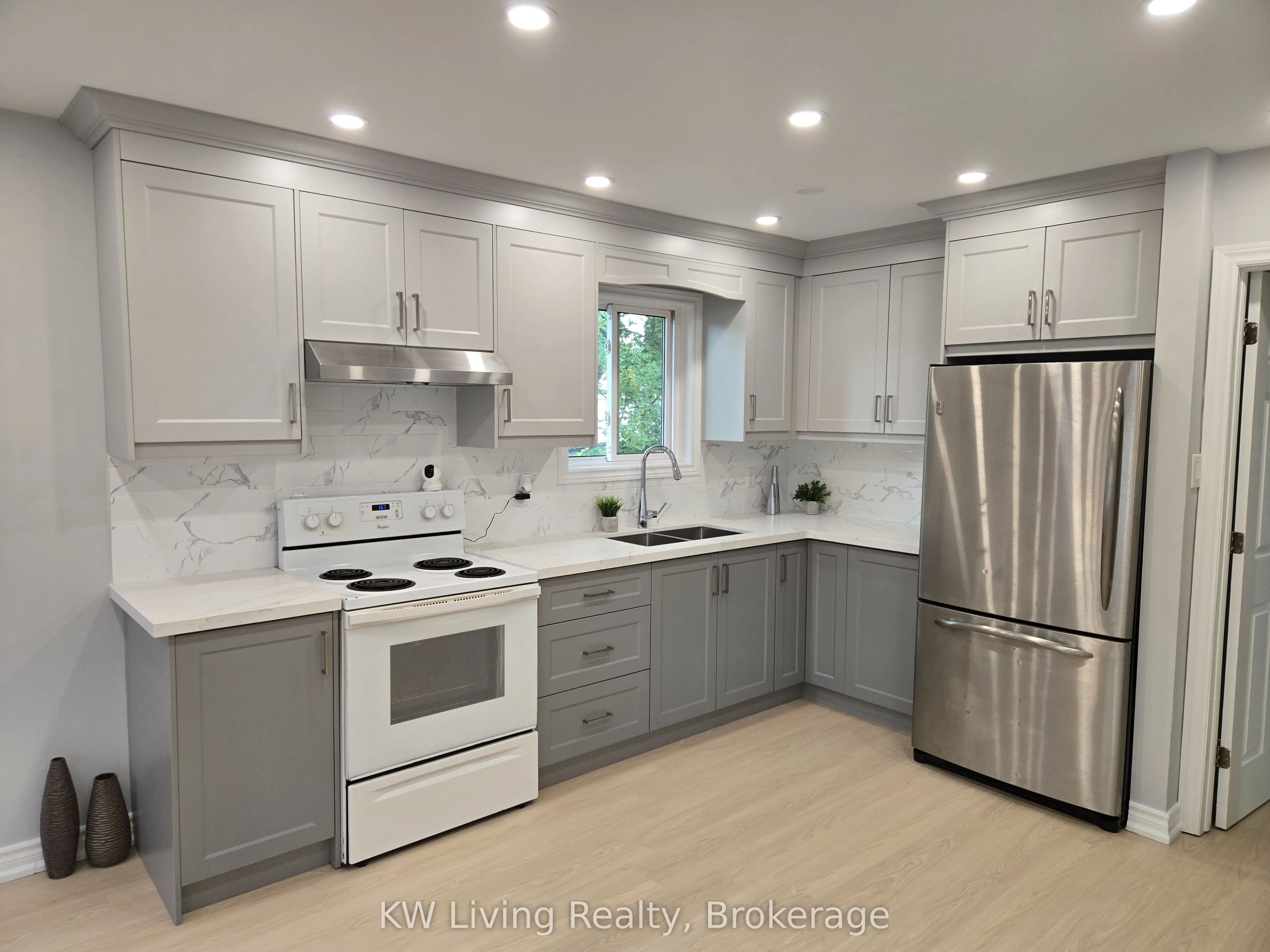 6 Ravenswood Drive