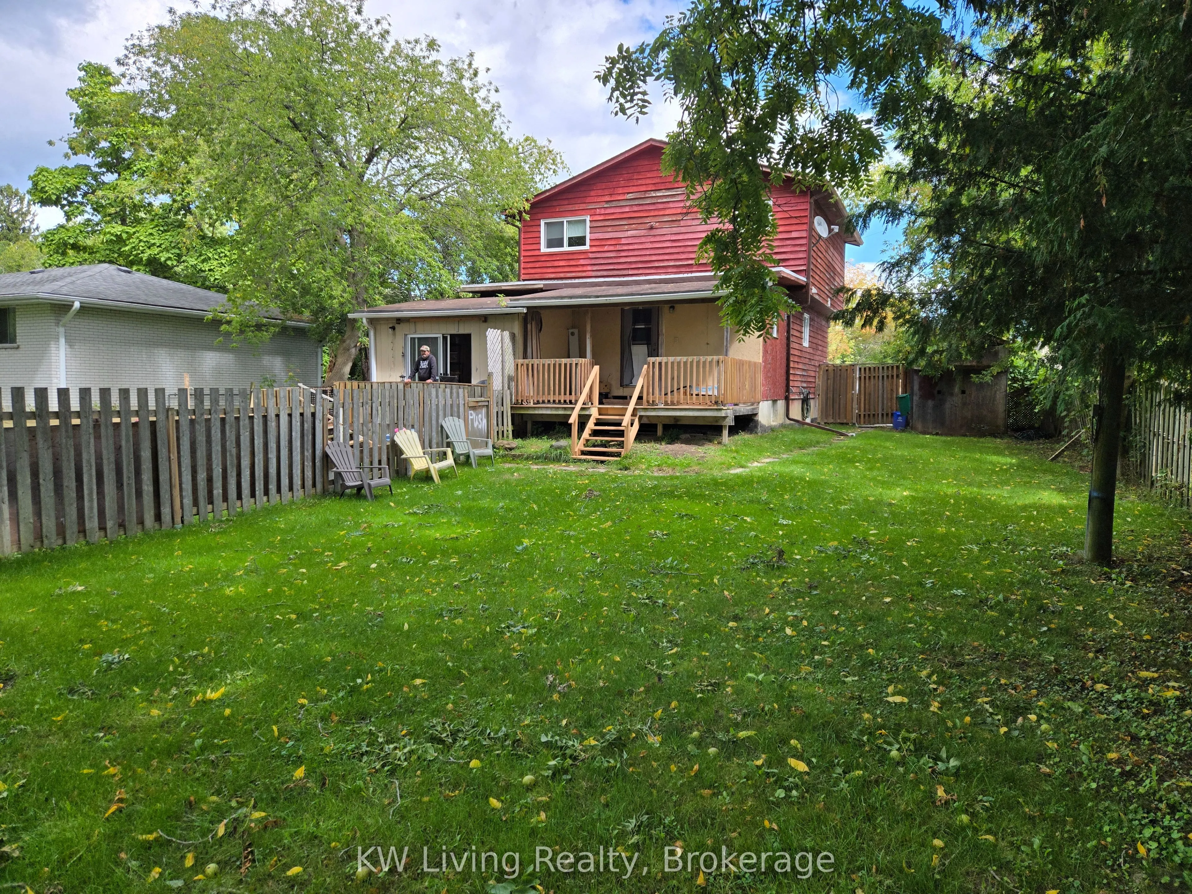 6 Ravenswood Drive