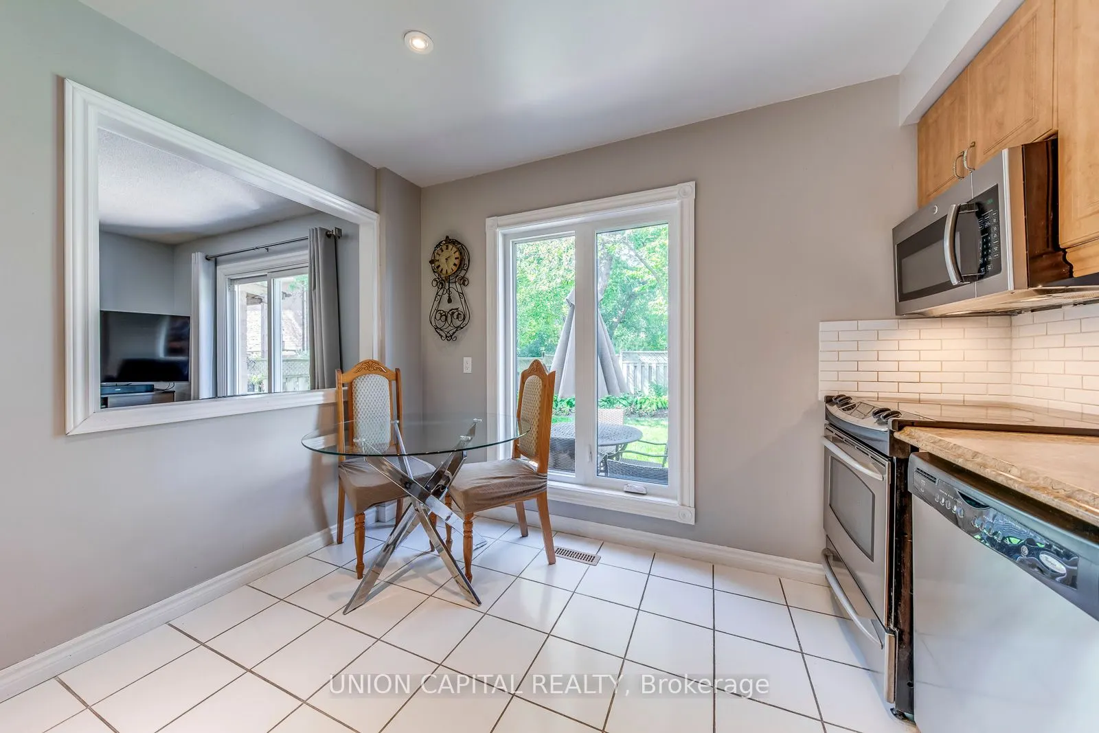 24 Vanessa Road