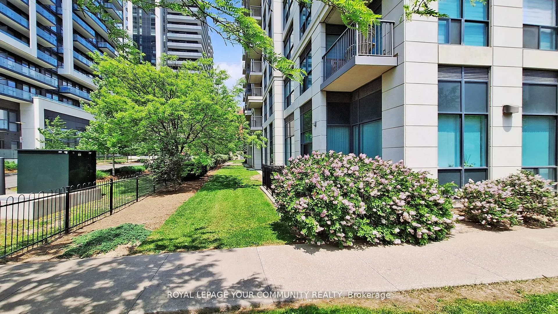 185 Oneida Crescent, #1005