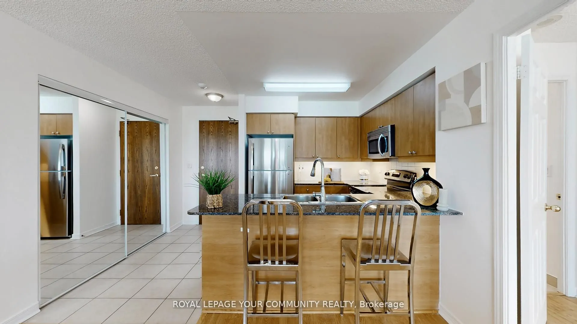 185 Oneida Crescent, #1005