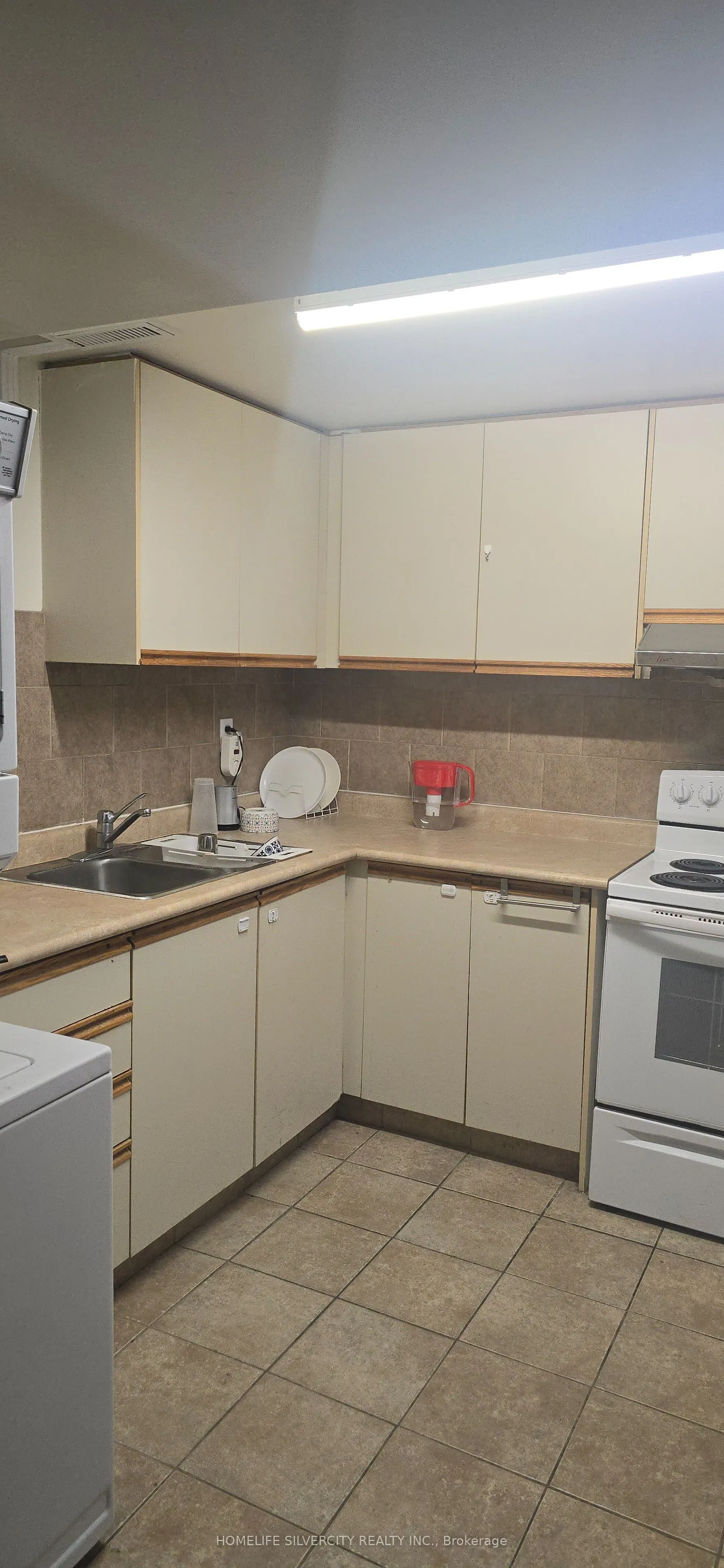 27 Silverthorne Road, #Bsmnt