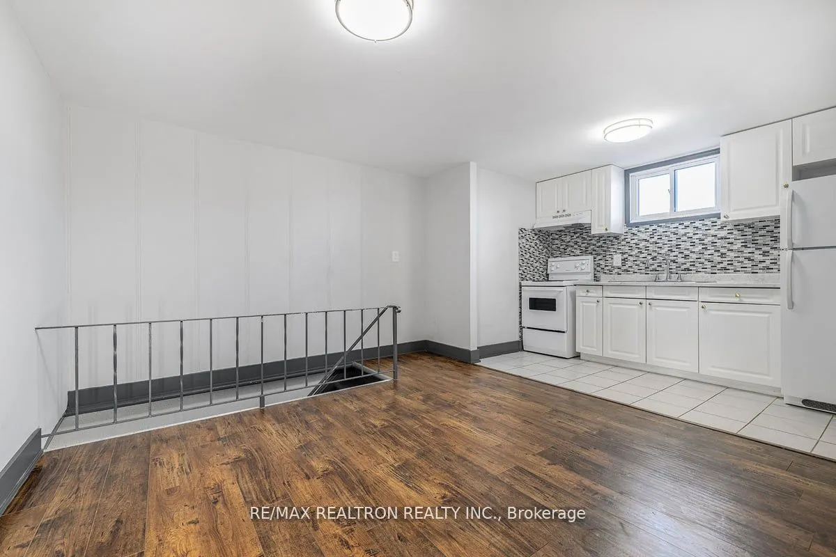 225 Main Street, #1
