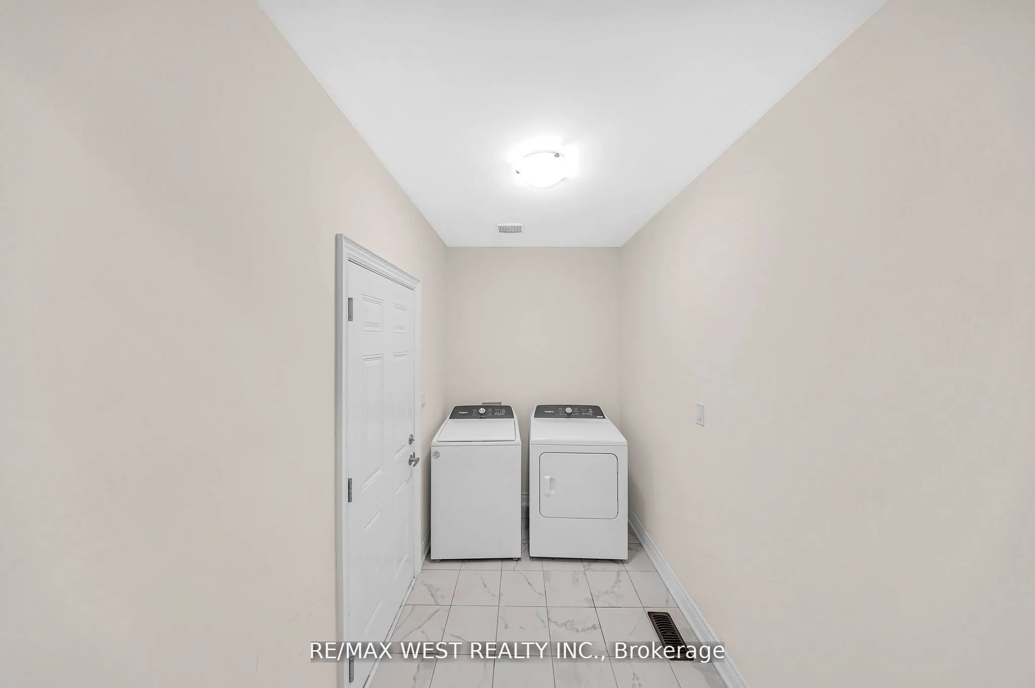 8 Andress Way