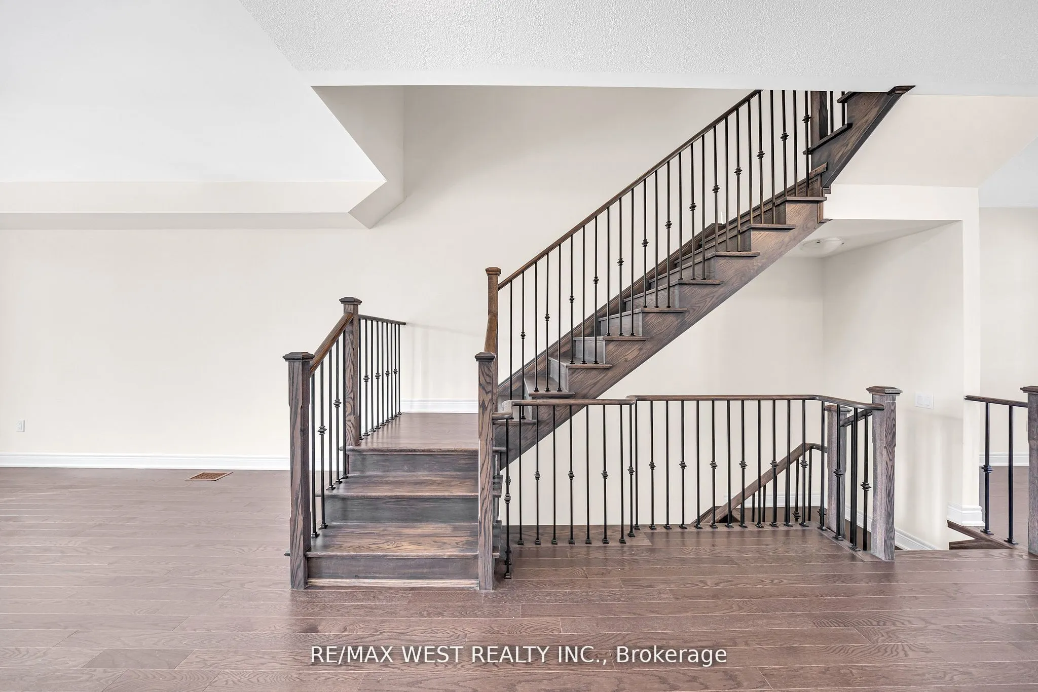 8 Andress Way