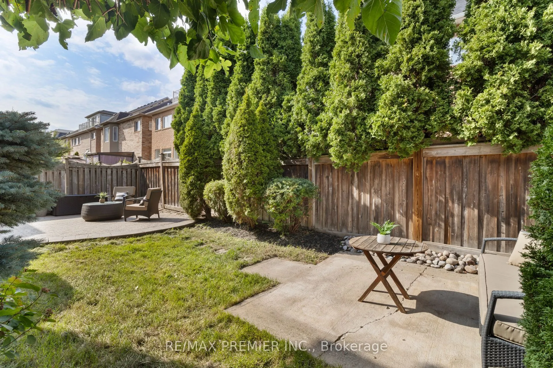 64 Leameadow Road