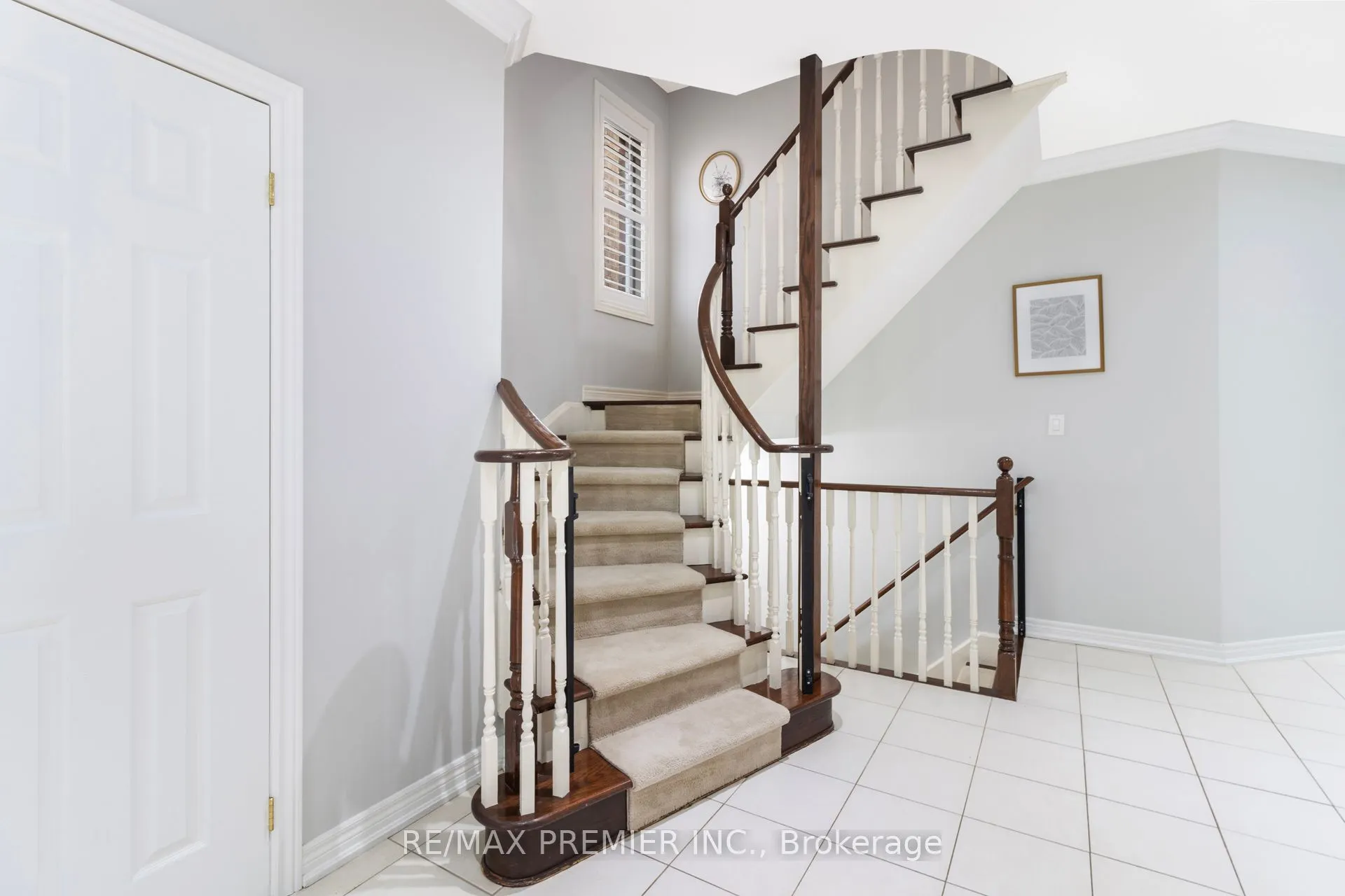 64 Leameadow Road