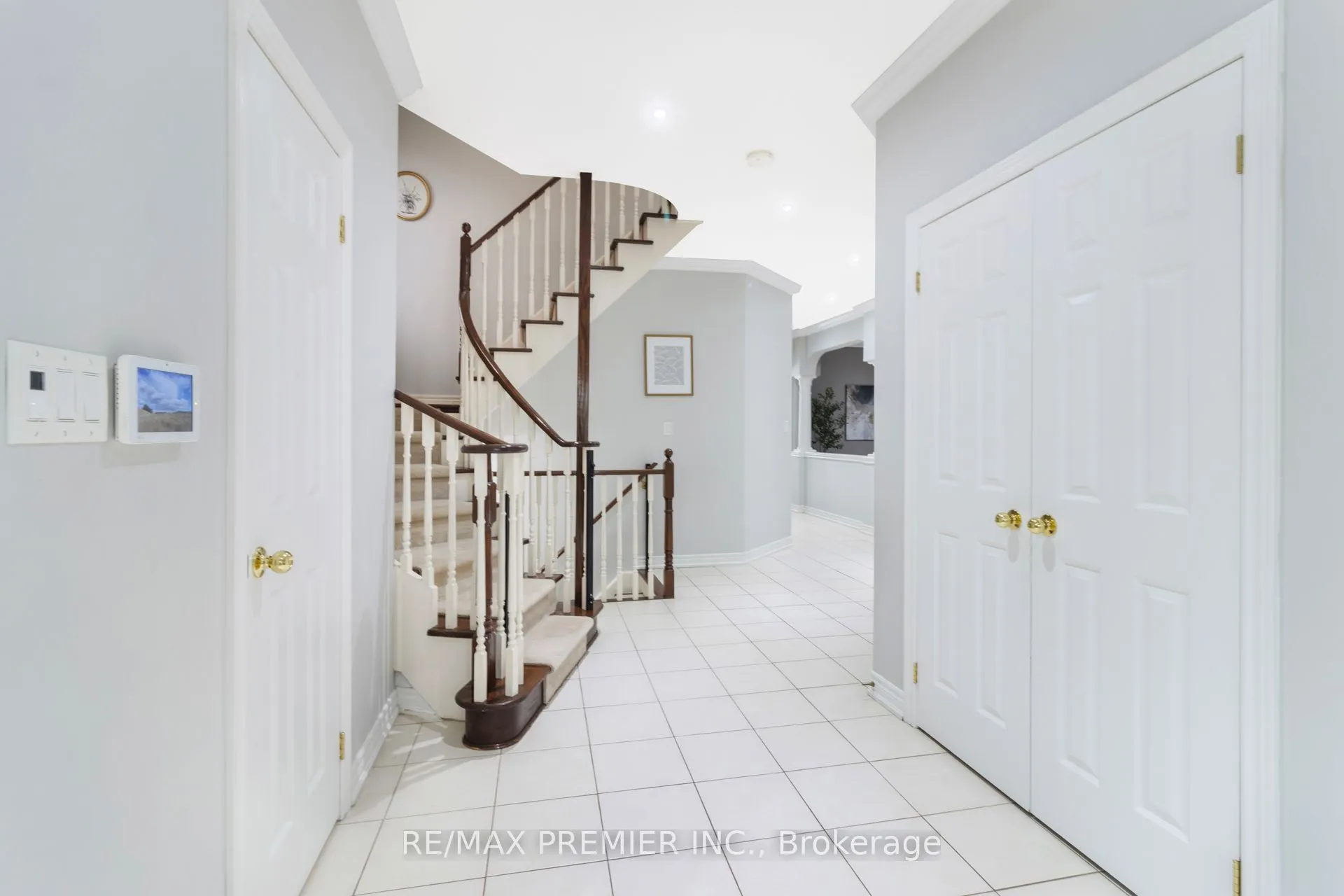 64 Leameadow Road