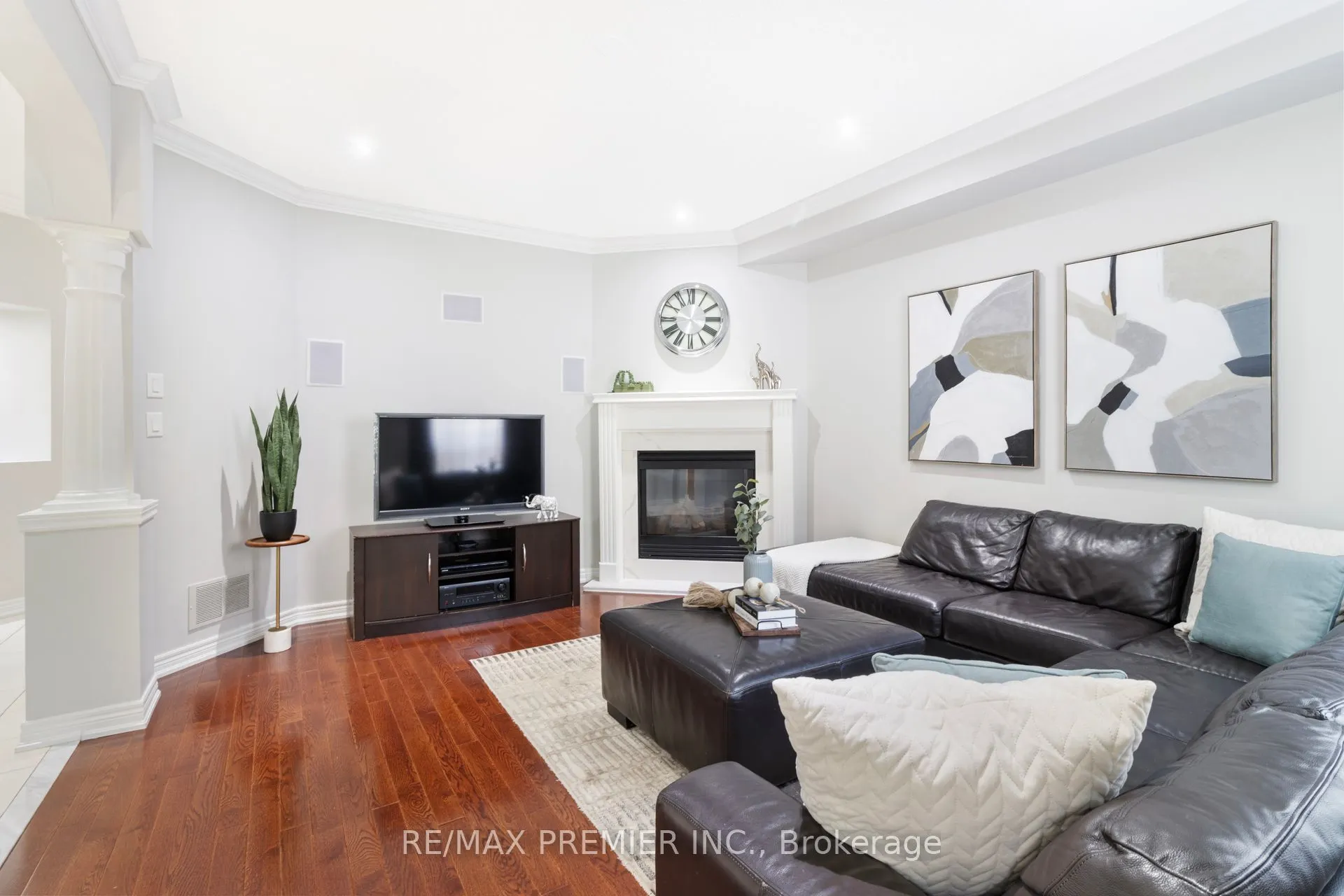 64 Leameadow Road