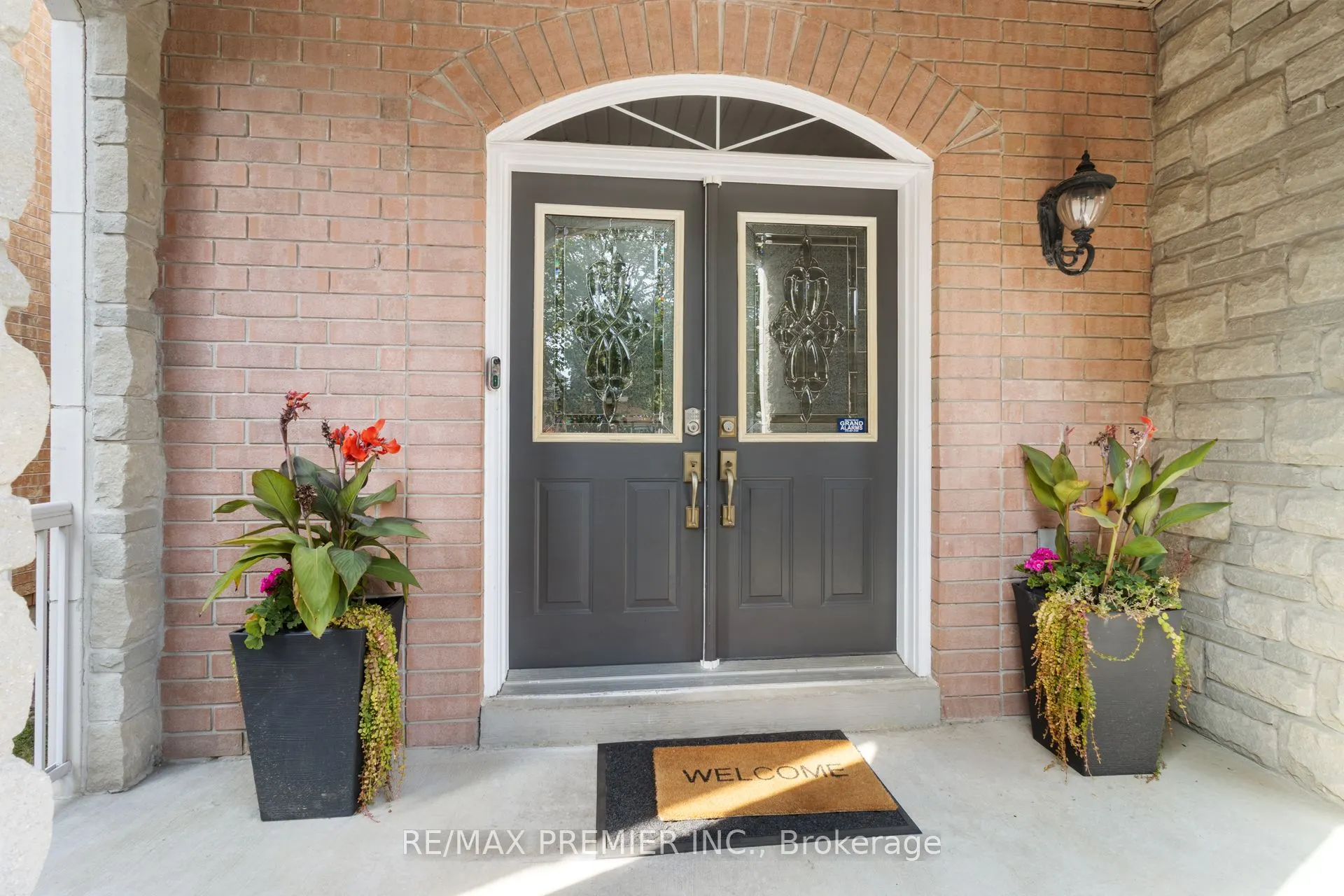 64 Leameadow Road