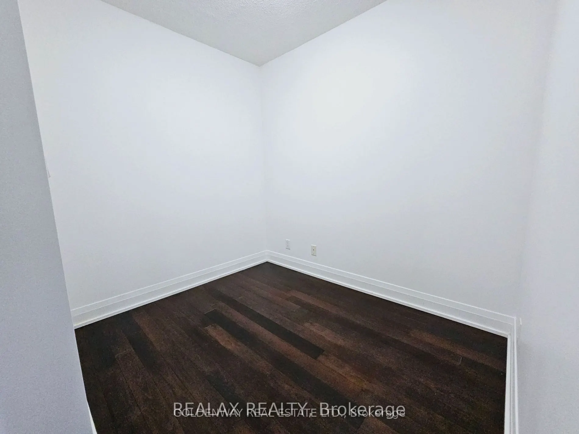 376 Highway 7 E, #803