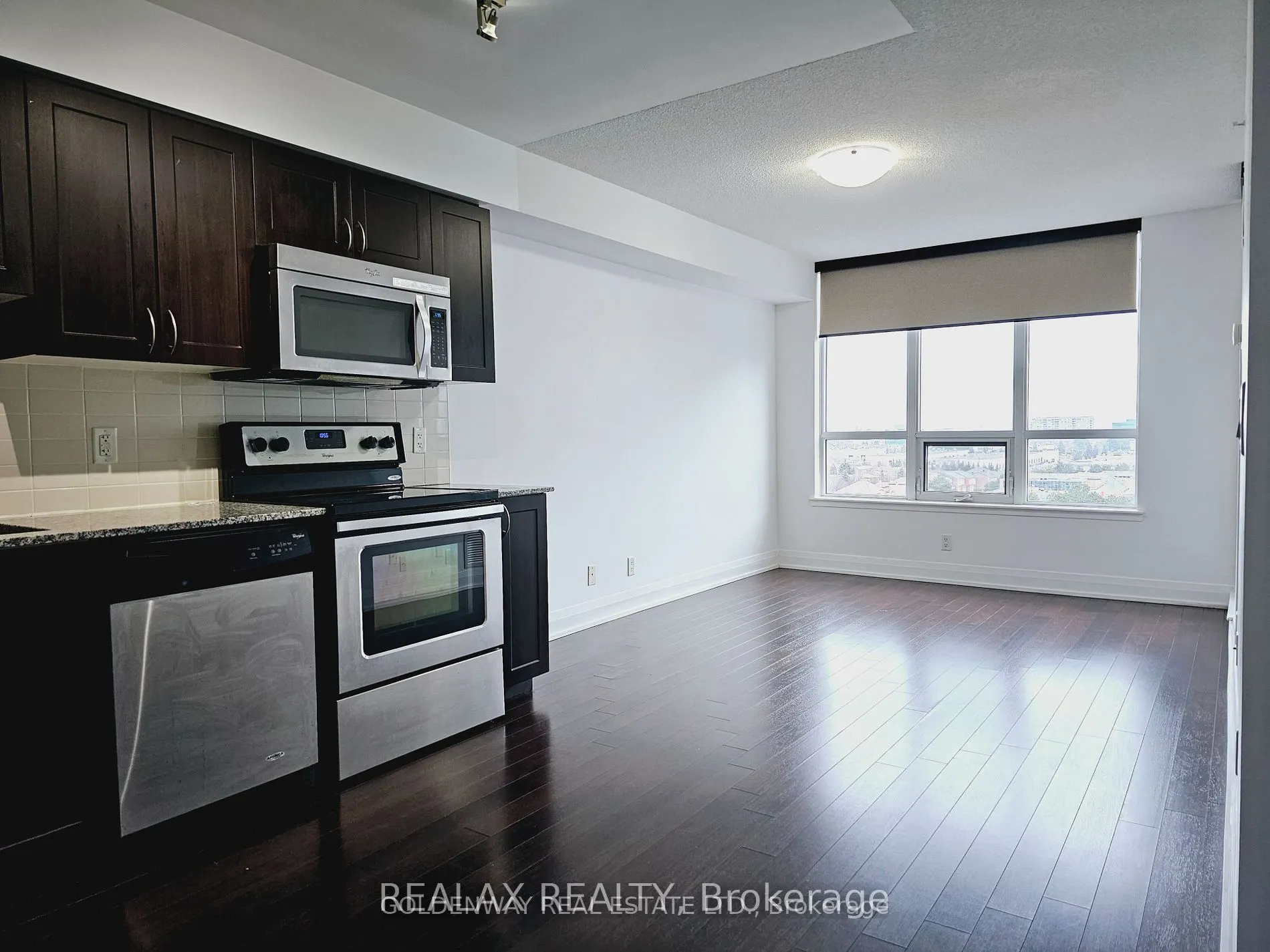 376 Highway 7 E, #803