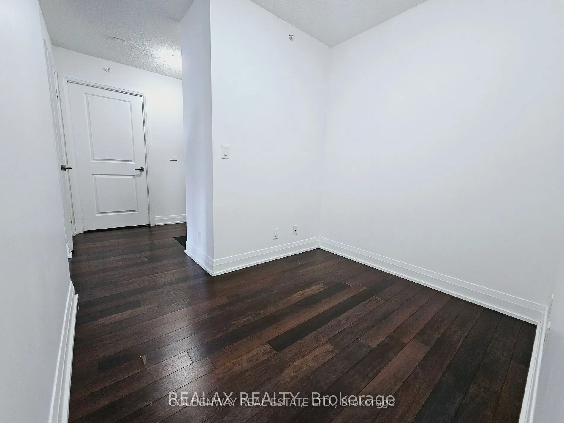 376 Highway 7 E, #803