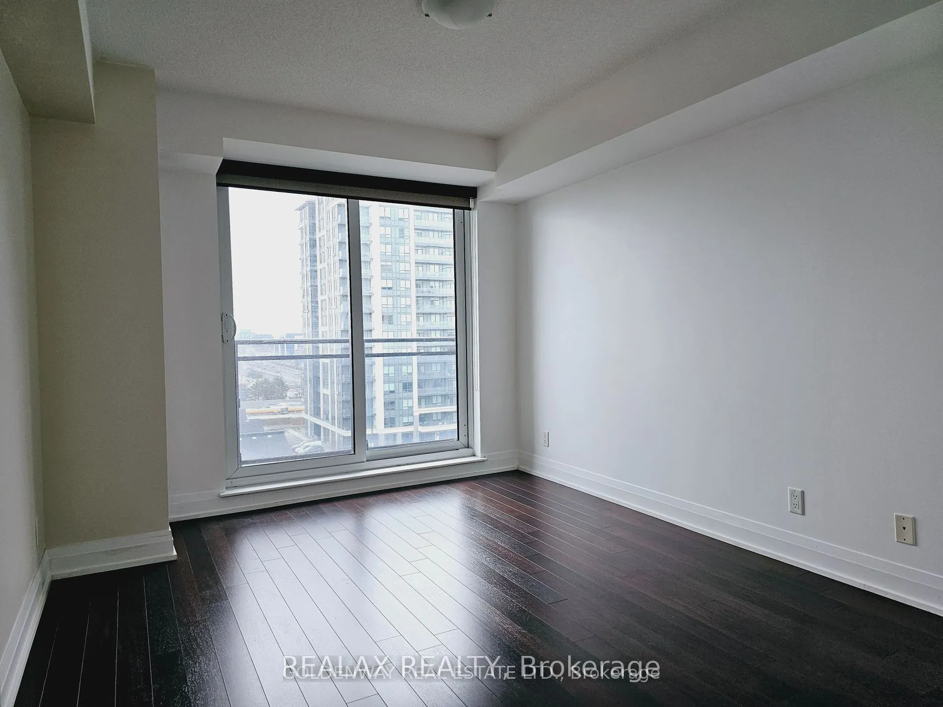 376 Highway 7 E, #803