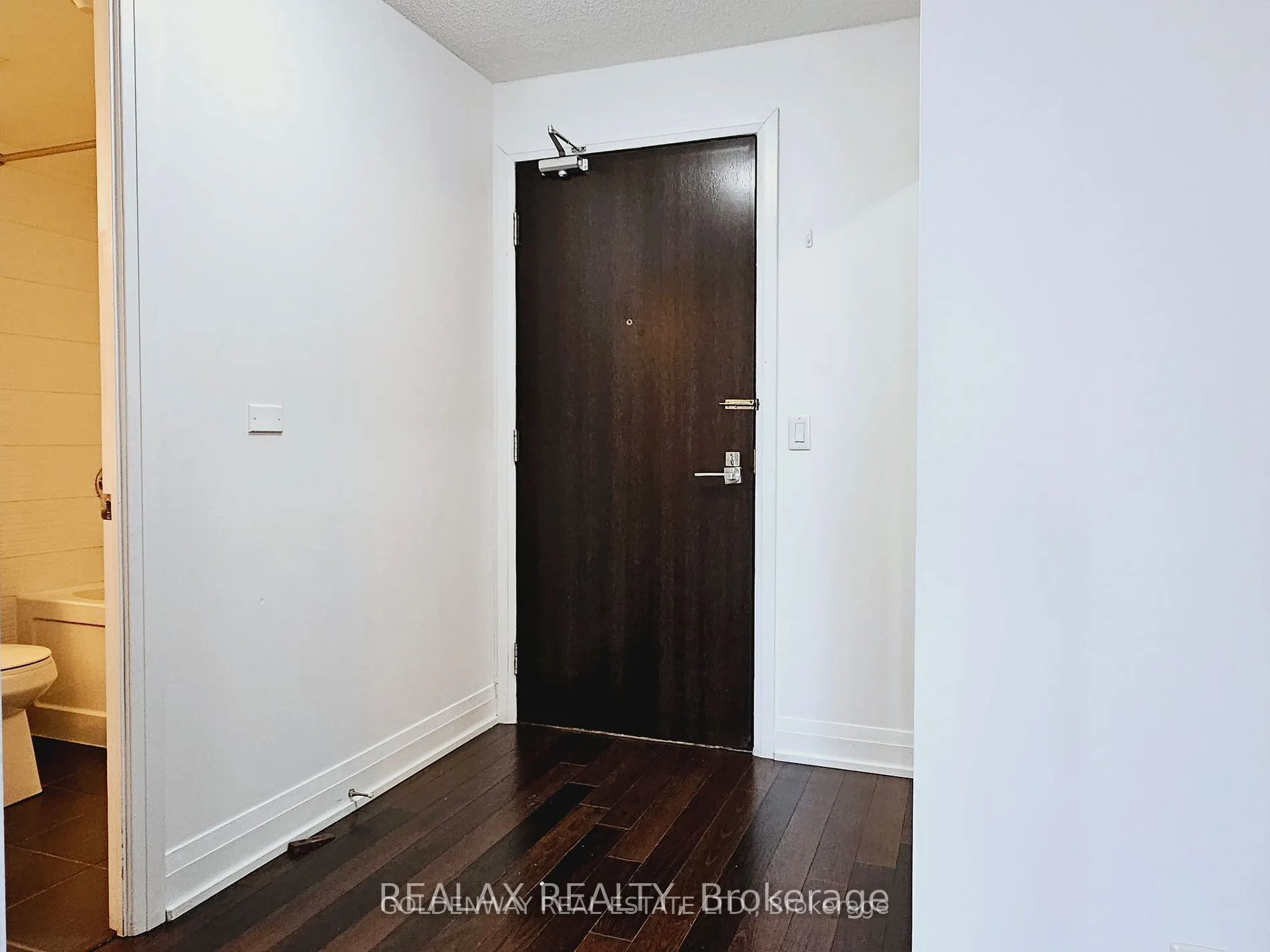 376 Highway 7 E, #803