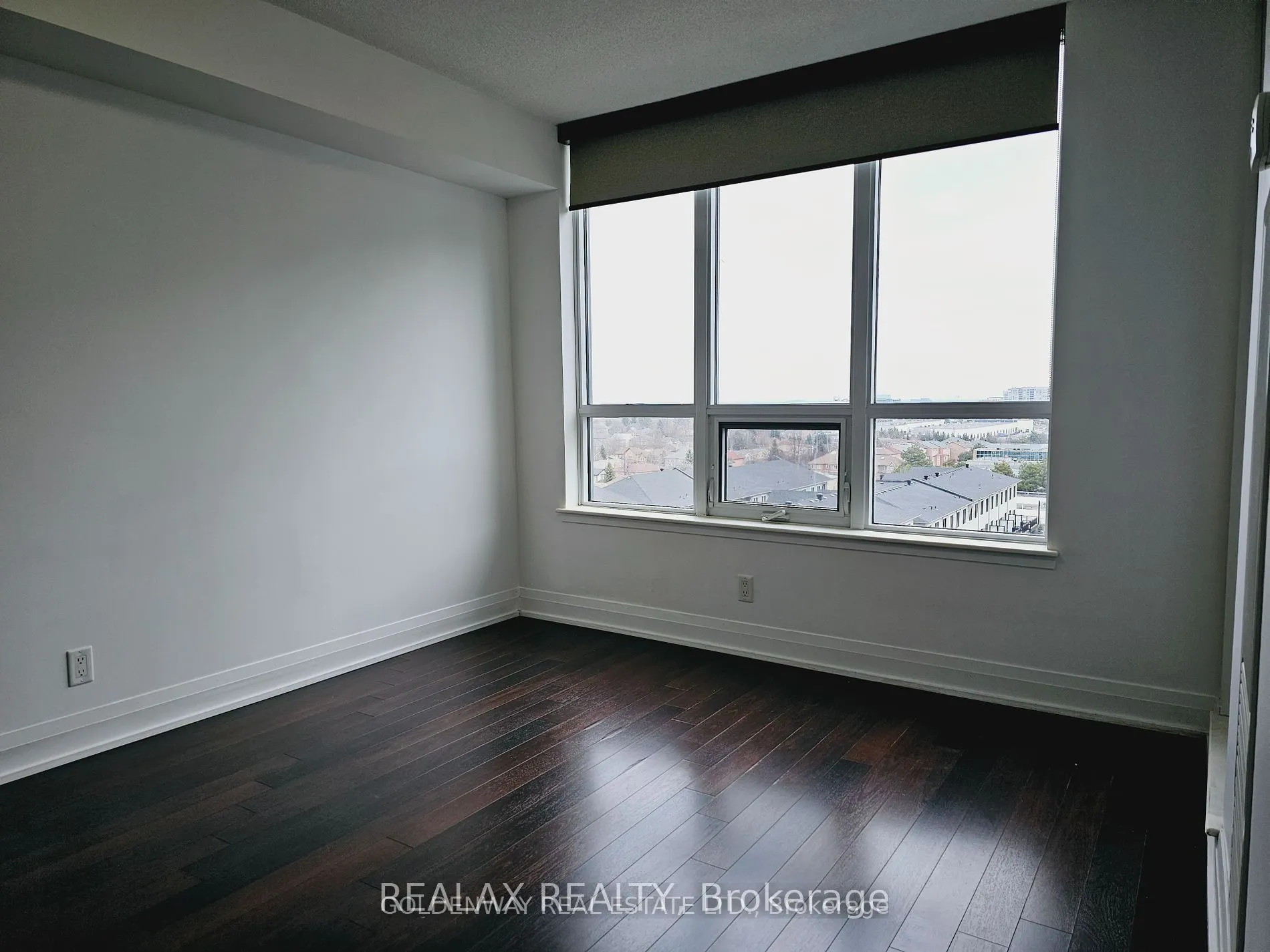 376 Highway 7 E, #803