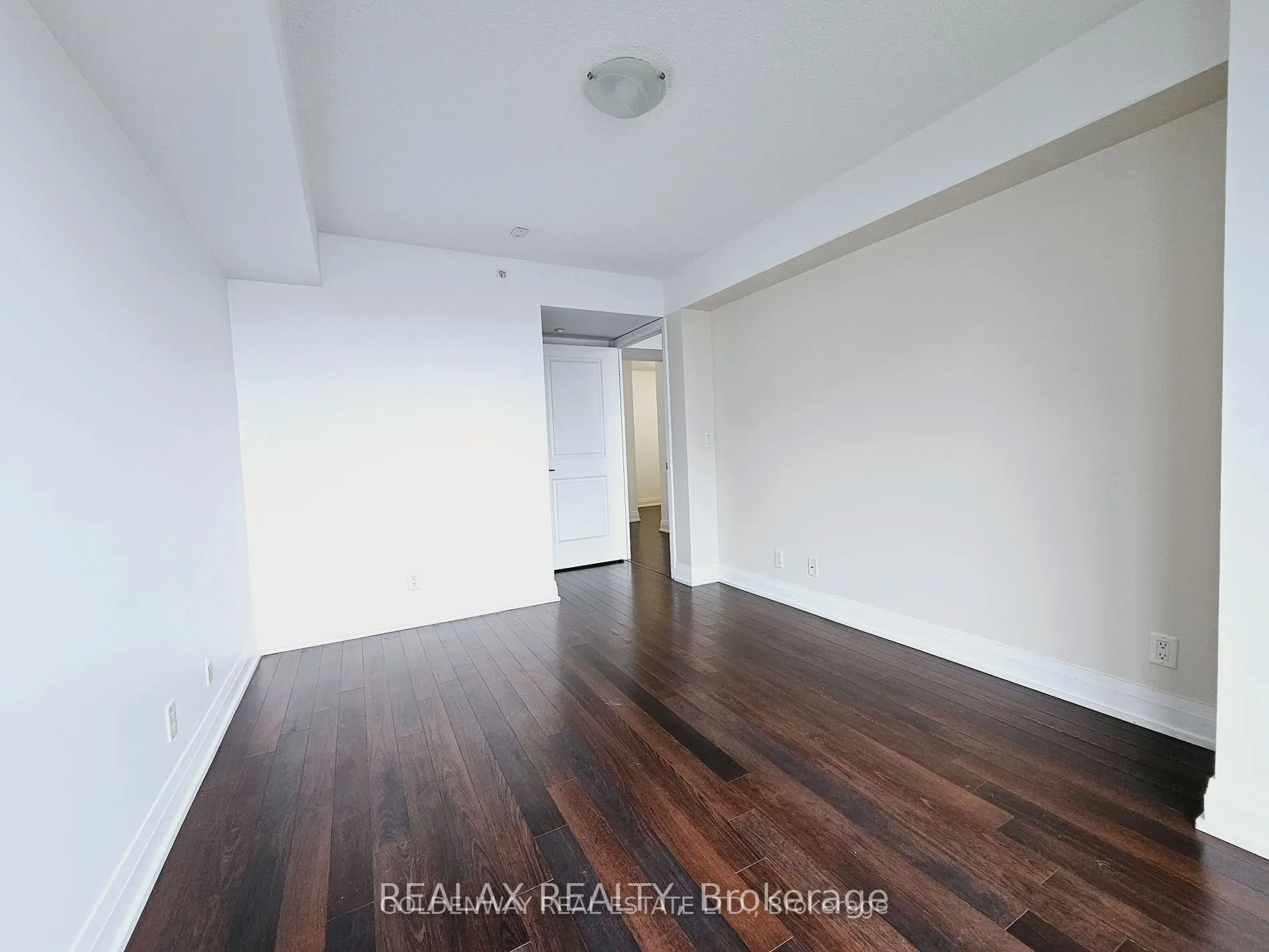 376 Highway 7 E, #803