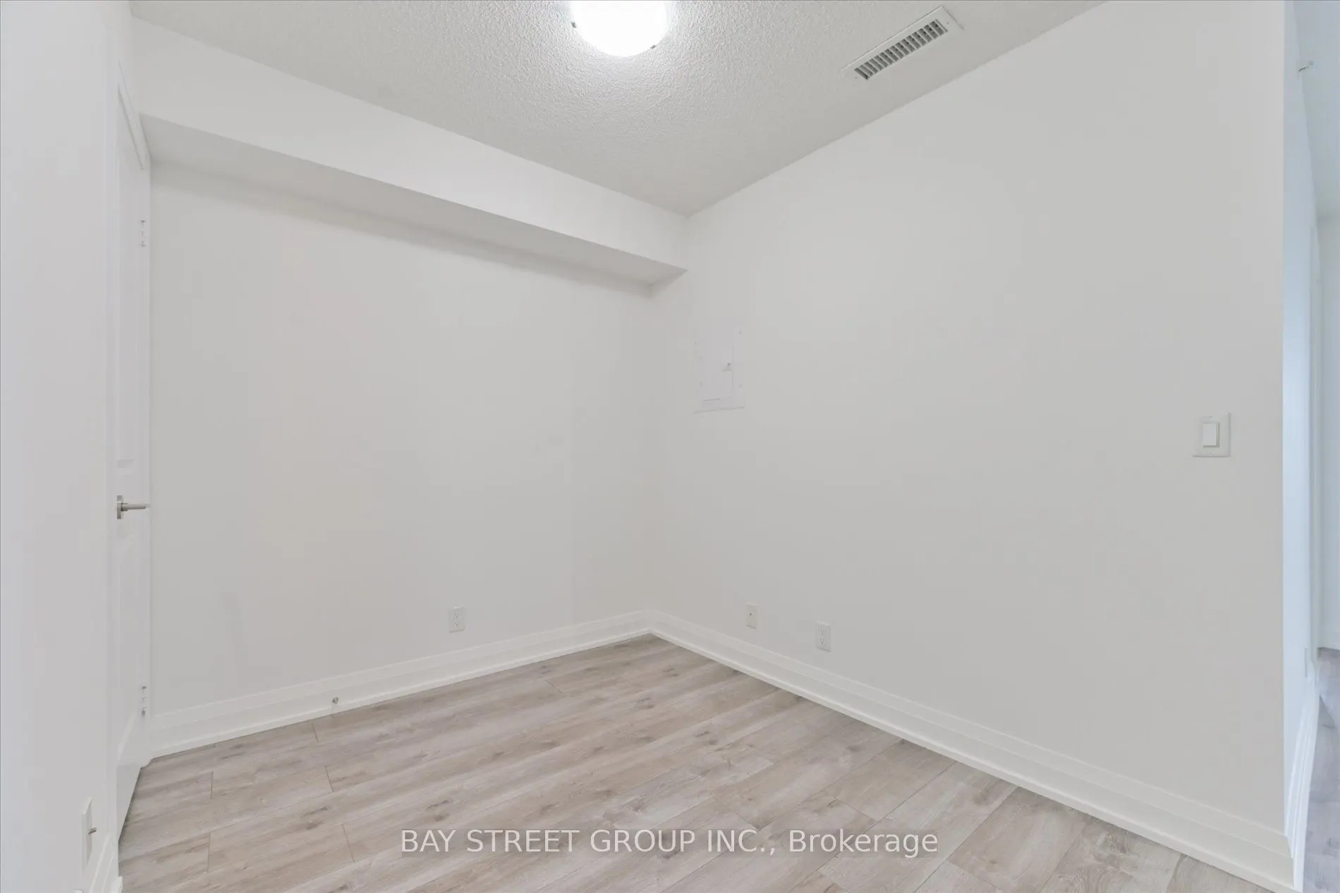 372 7 Highway E, #306