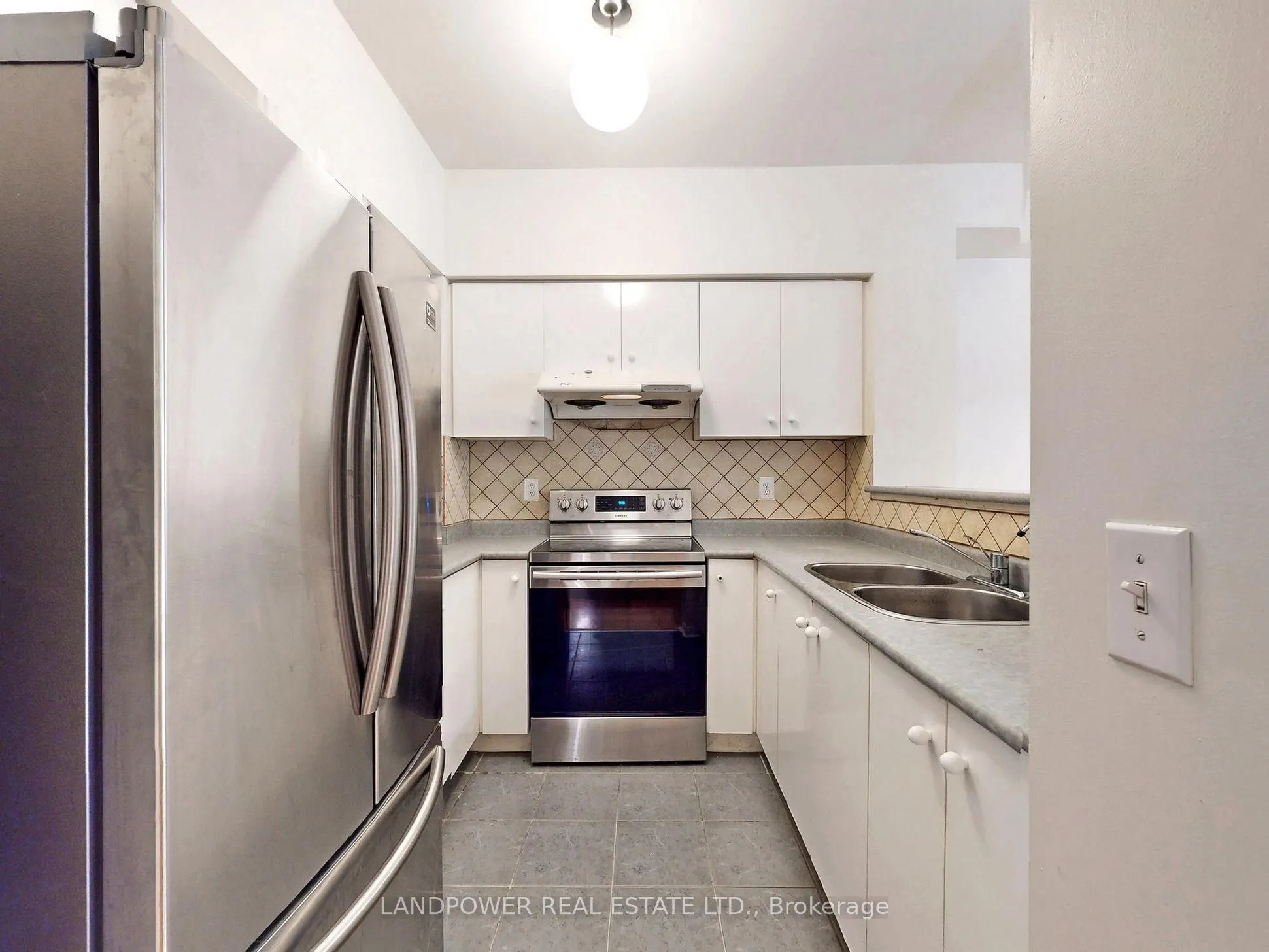 18 St Moritz Way, #2