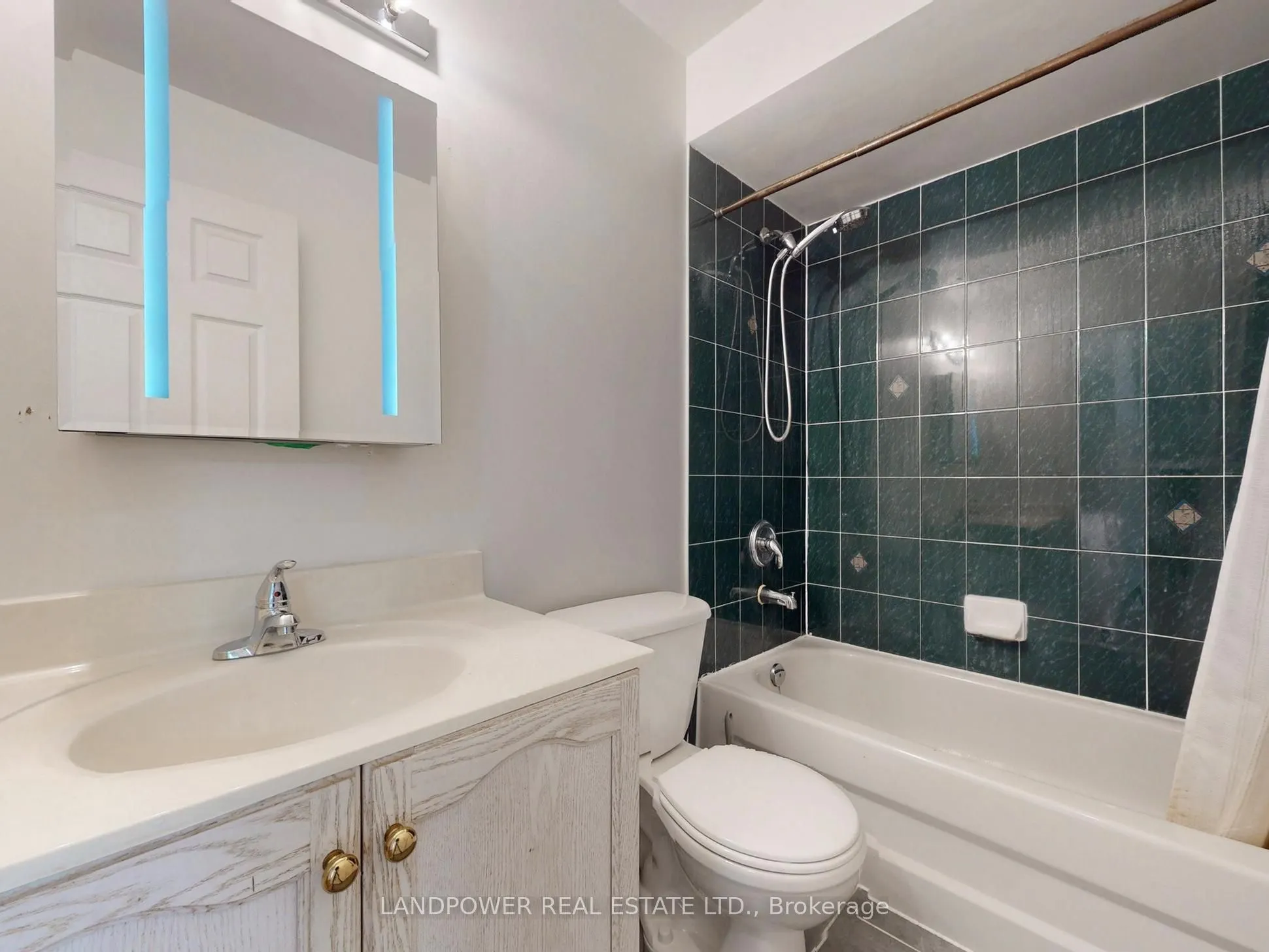 18 St Moritz Way, #2