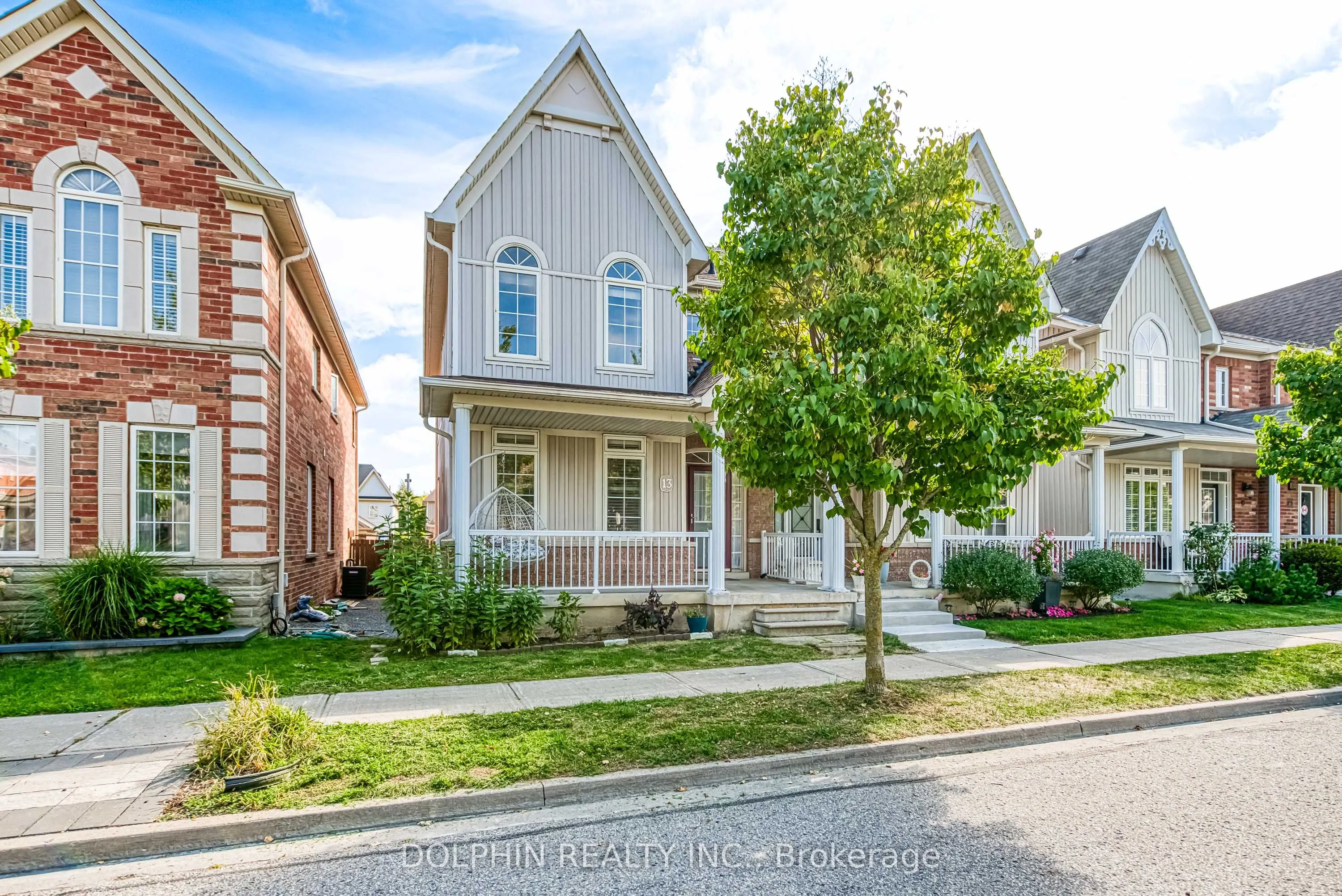 13 Cardrew Street