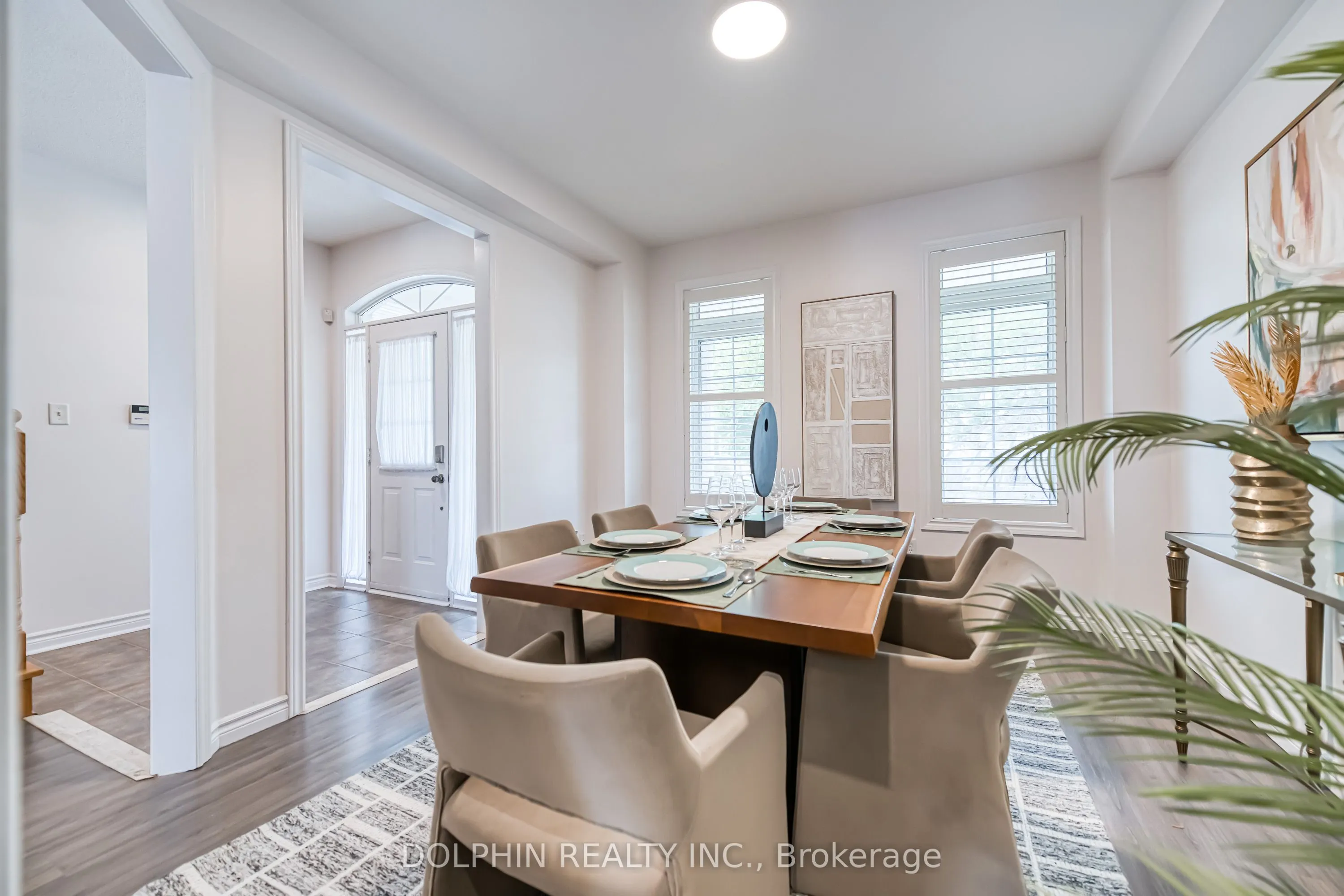 13 Cardrew Street
