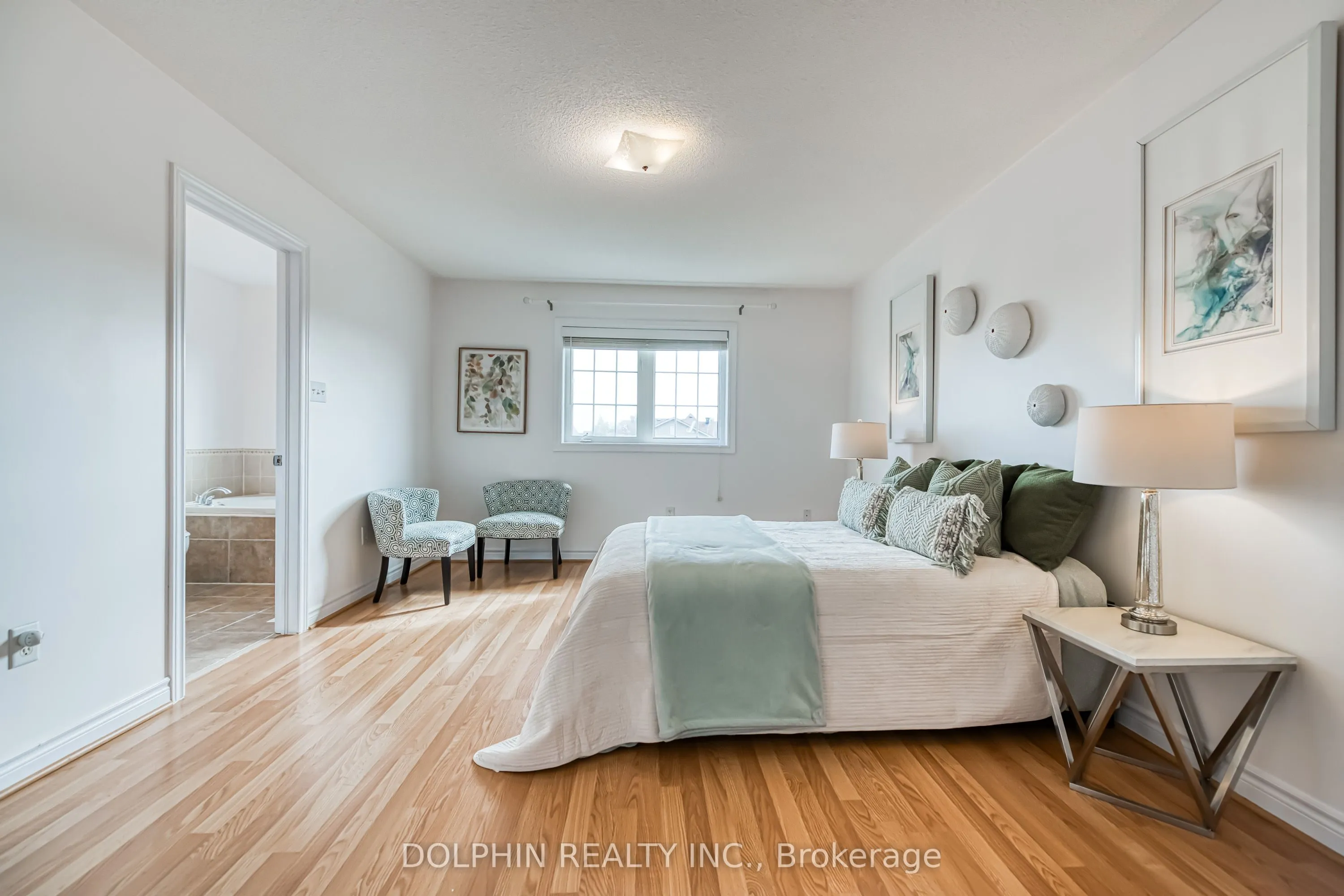 13 Cardrew Street