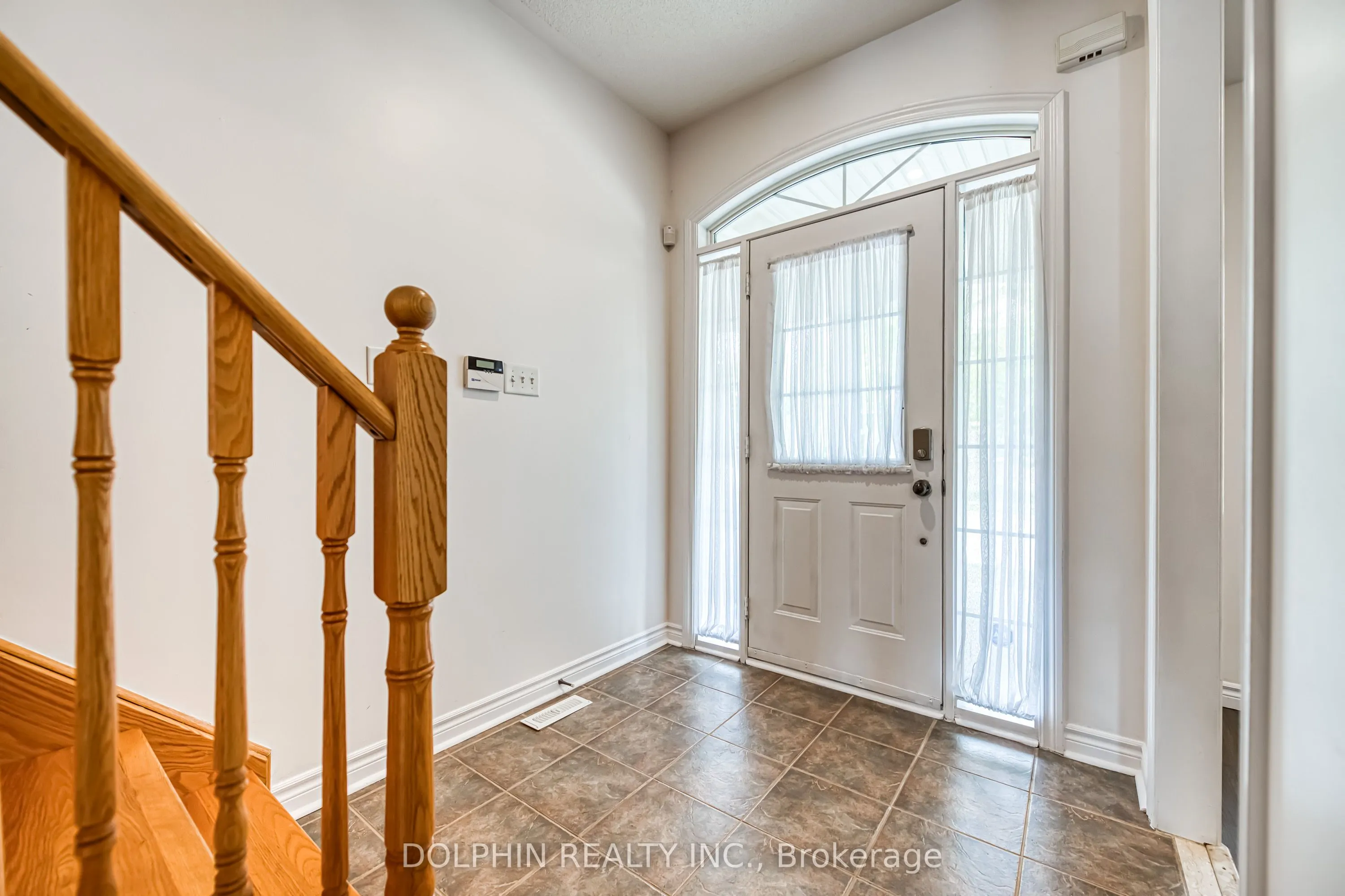 13 Cardrew Street