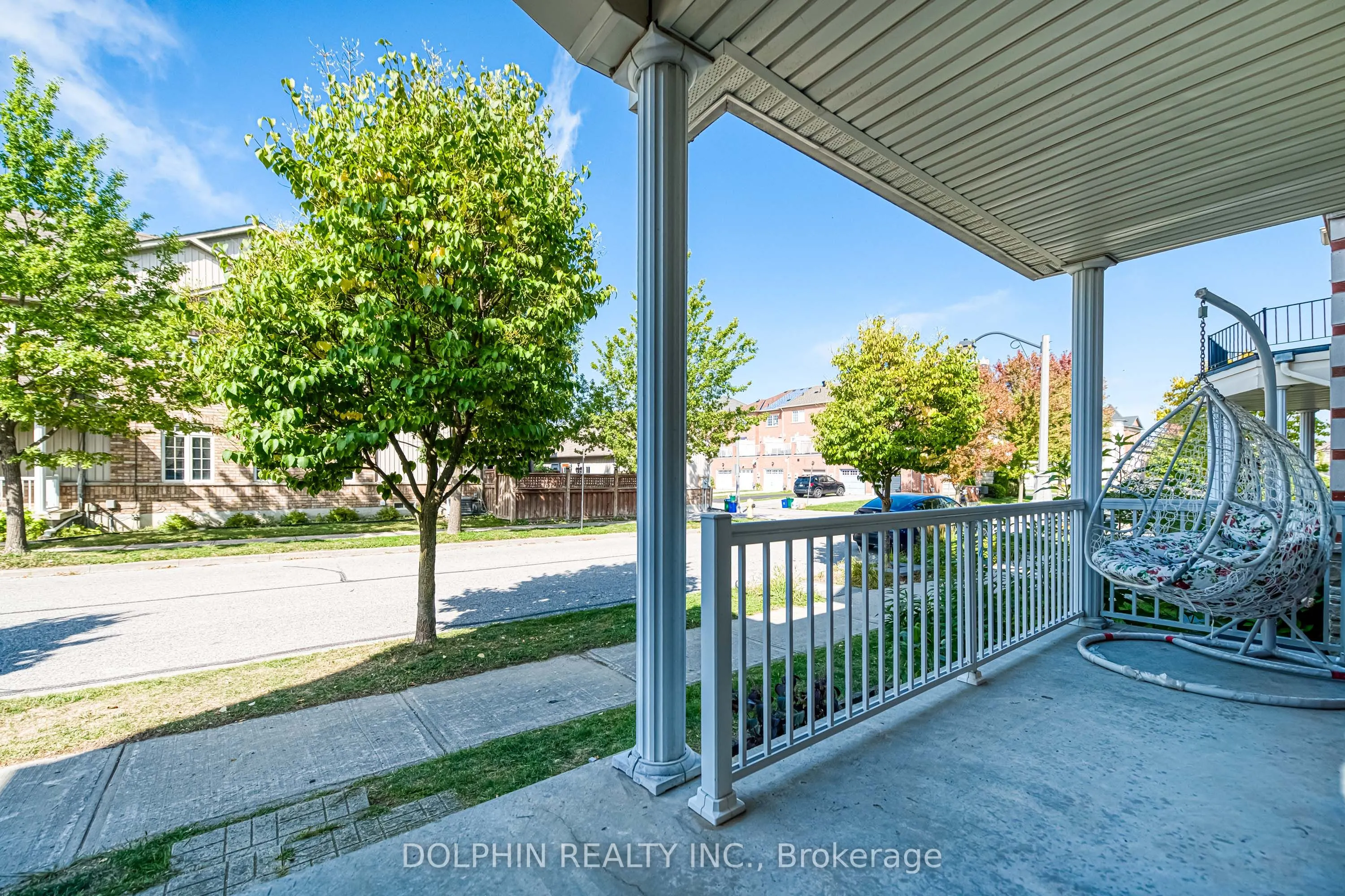 13 Cardrew Street