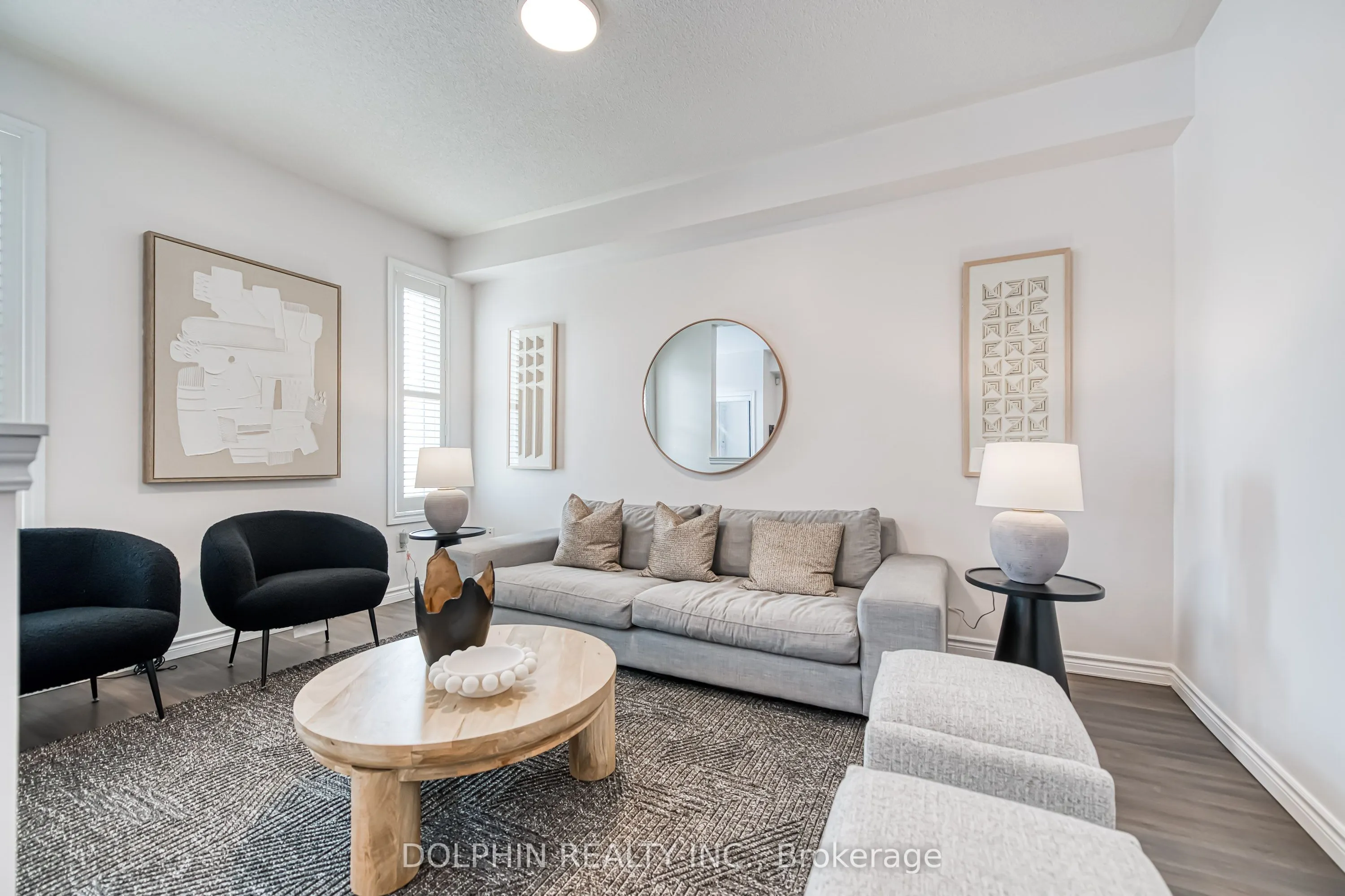 13 Cardrew Street