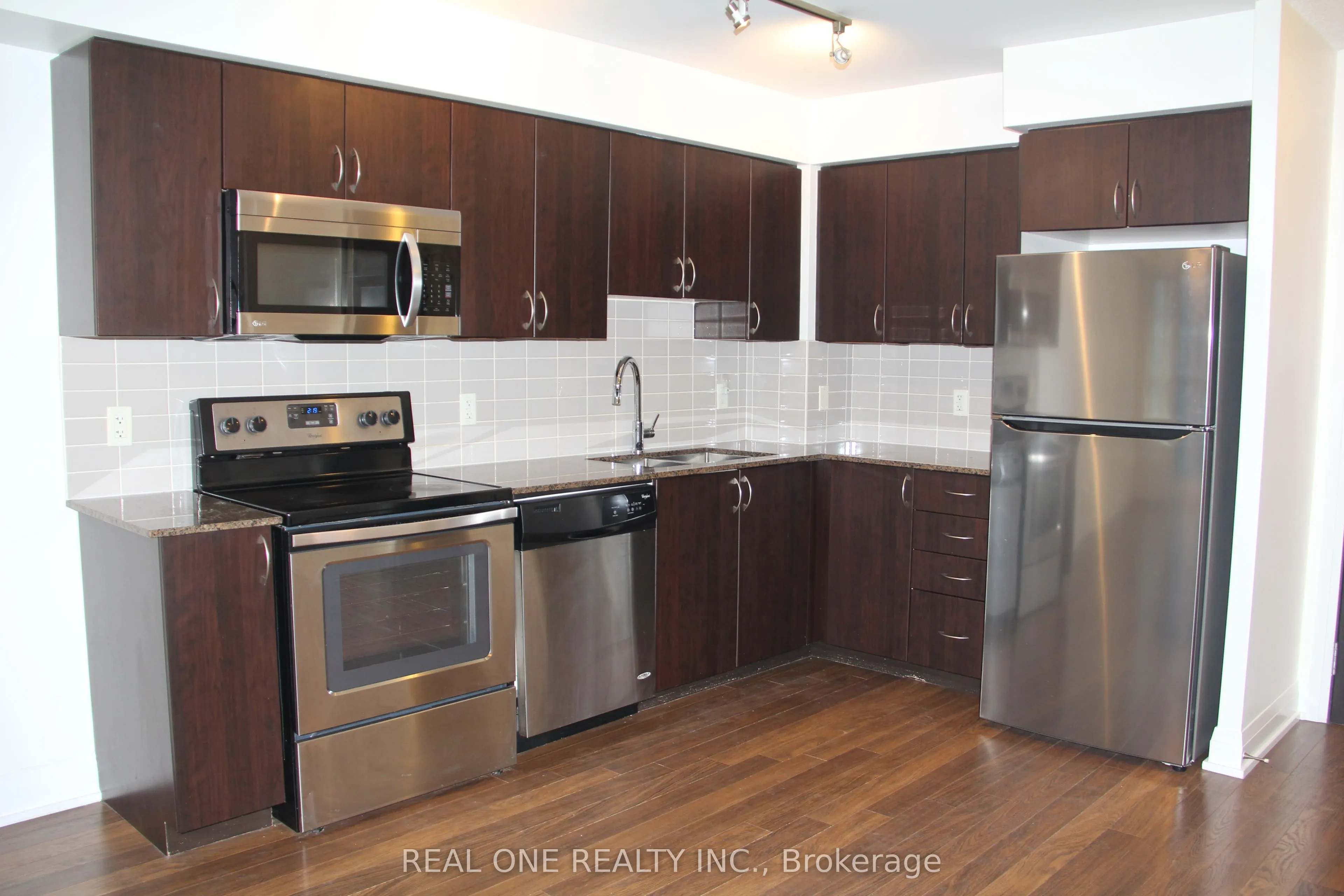 376 Highway 7 E, #510