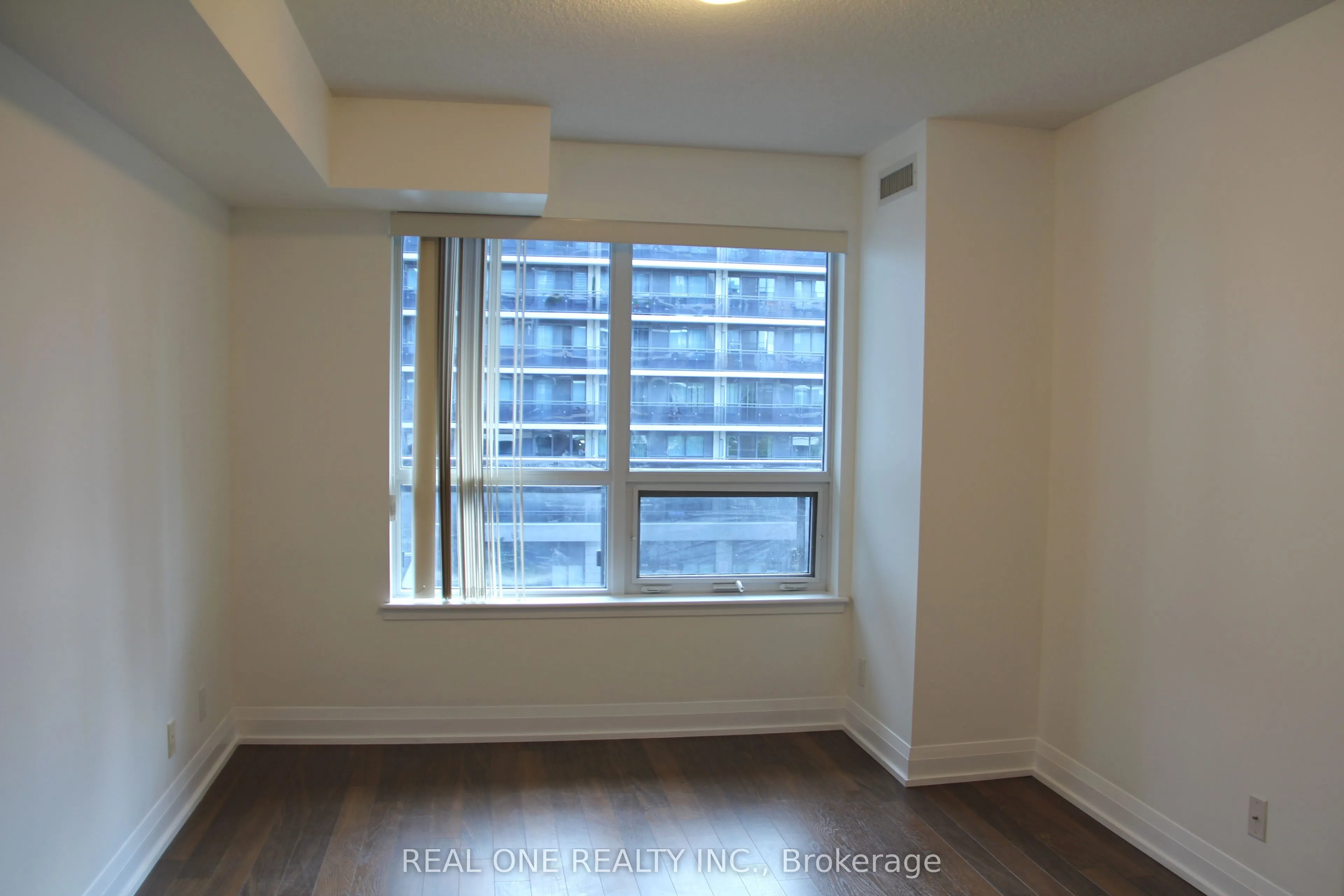 376 Highway 7 E, #510