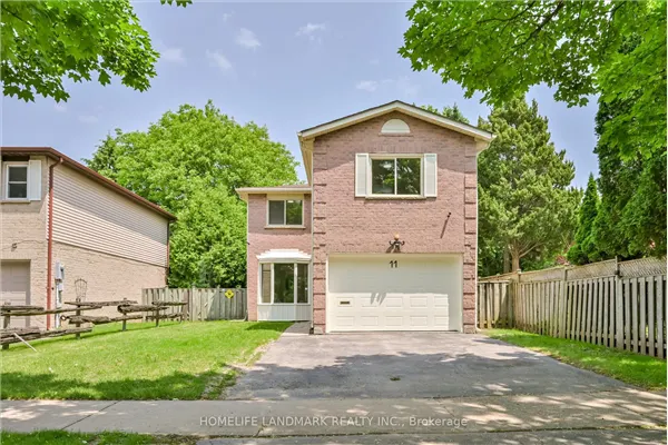 11 Hunters Point Drive