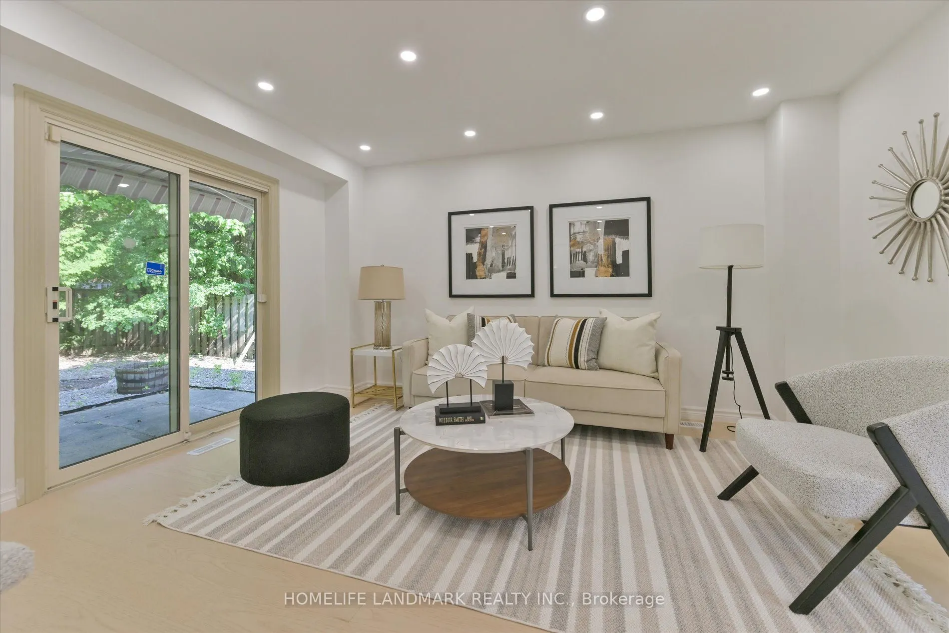 11 Hunters Point Drive